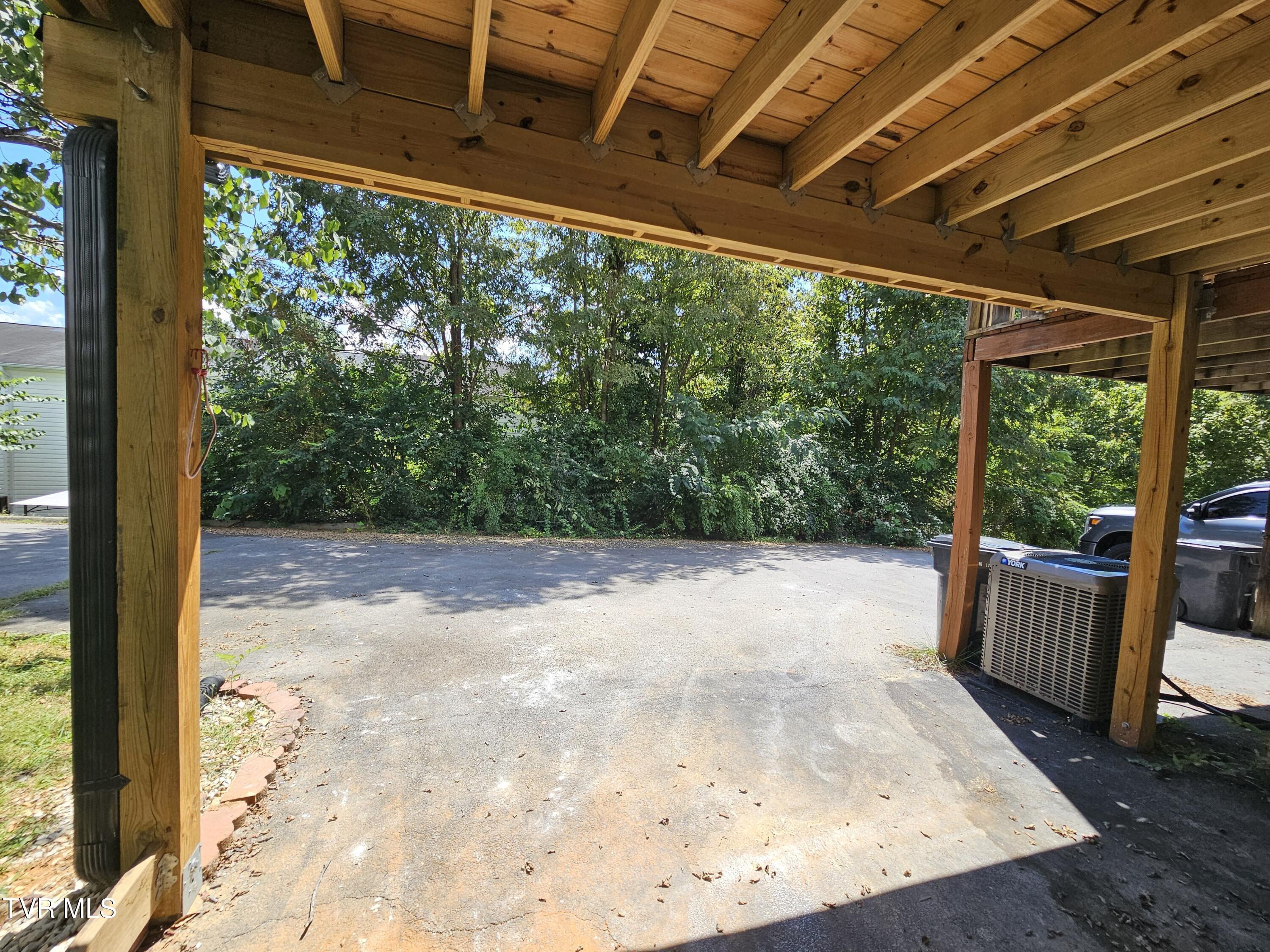 covered carport