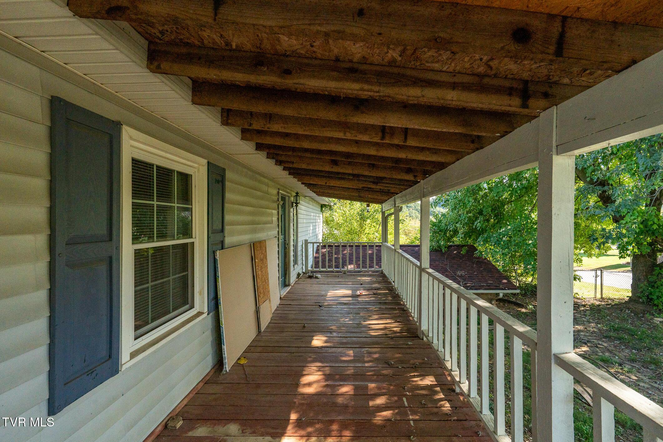 233 Taylor Dr (9 of 69)