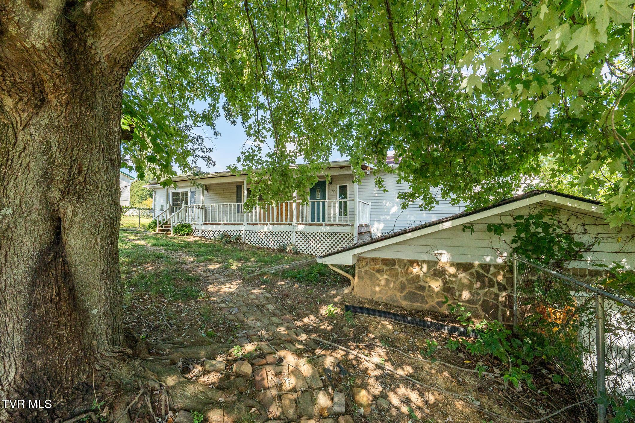 233 Taylor Dr (5 of 69)
