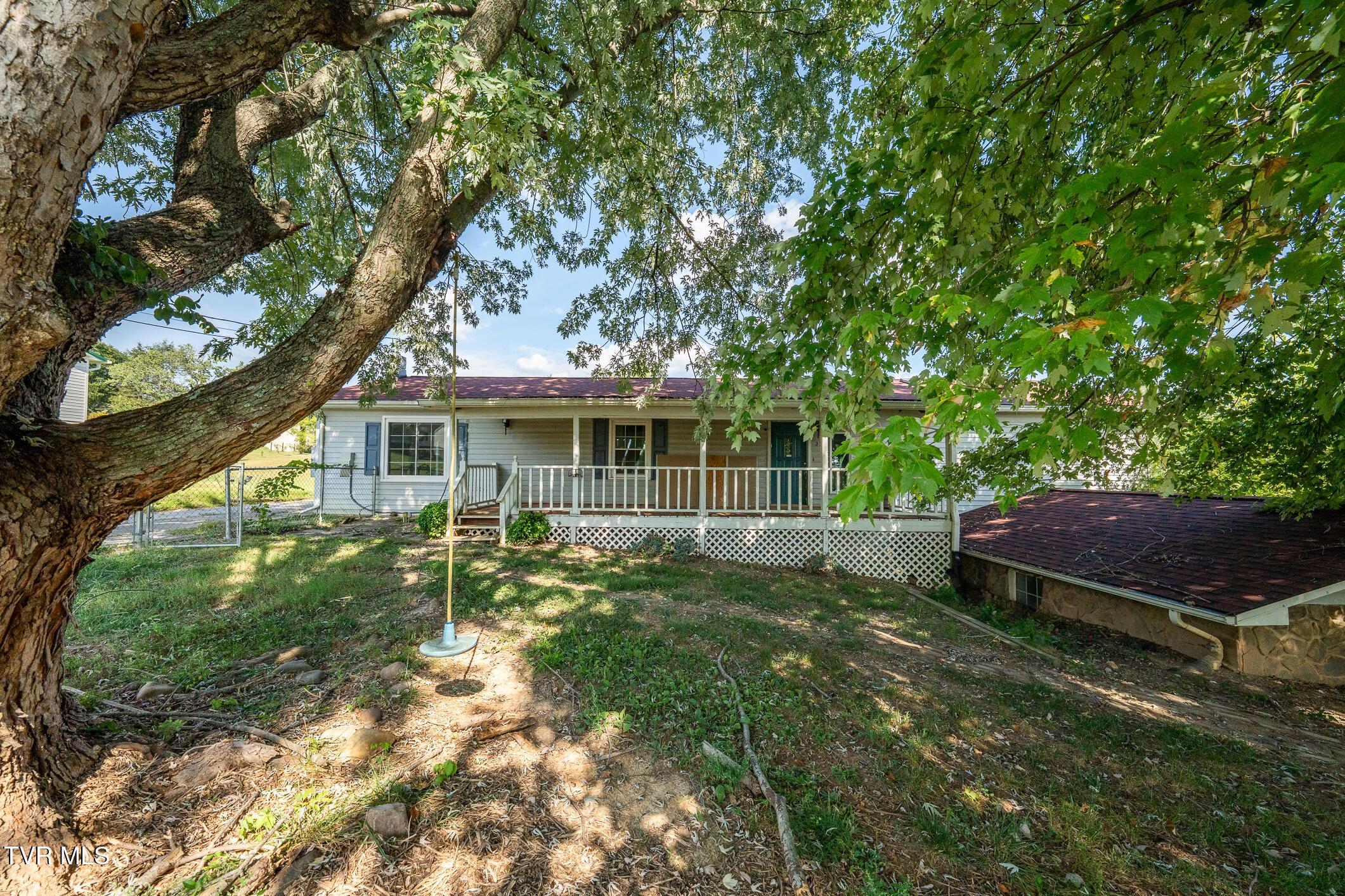 233 Taylor Dr (4 of 69)