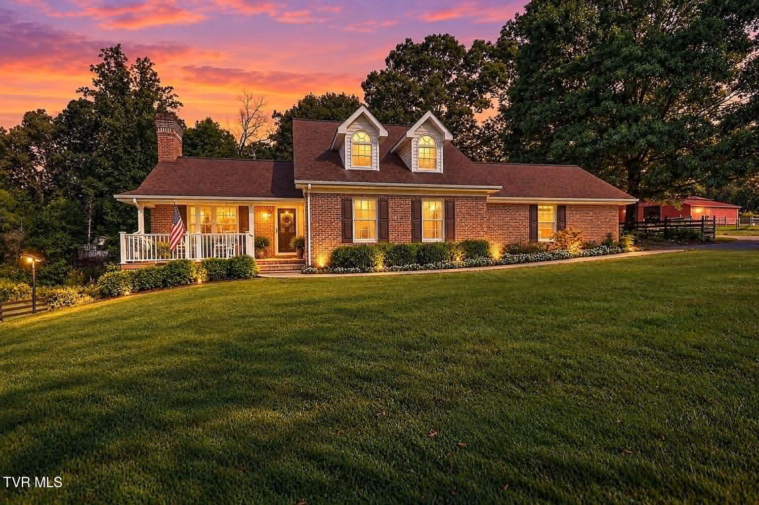 Photo of 4 bed, 4 bath, 3,033 sq ft single family residence at 3475 Jearoldstown Road