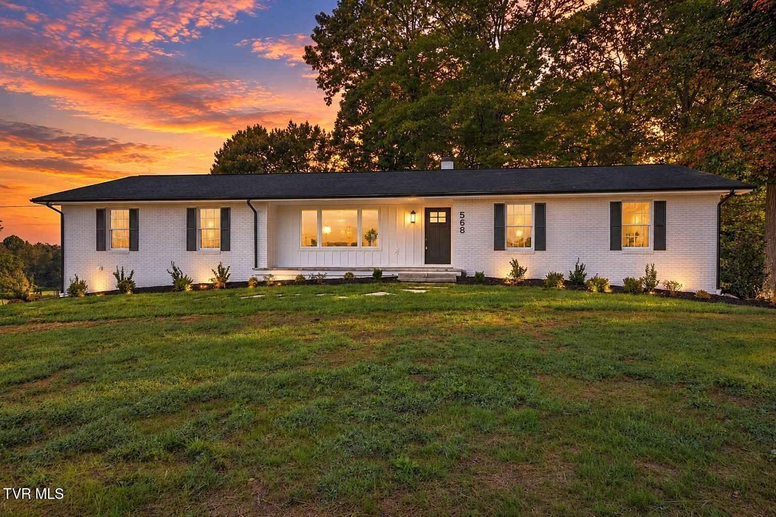 Photo of 4 bed, 3 bath, 4,164 sq ft single family residence at 568 Painter Road