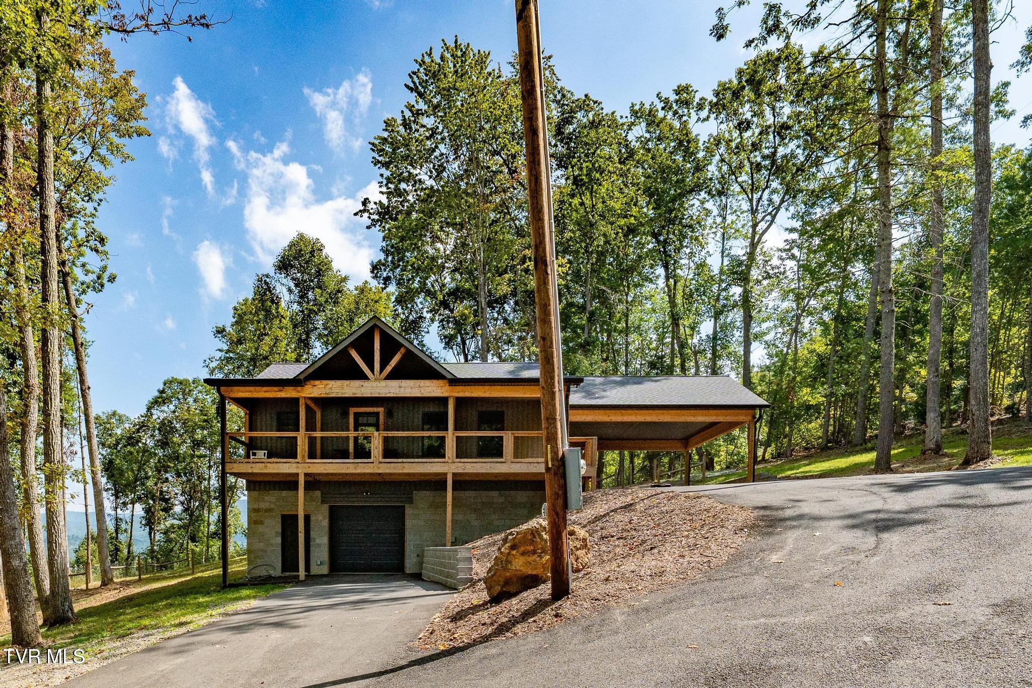 201 Poplar Street (2 of 56)