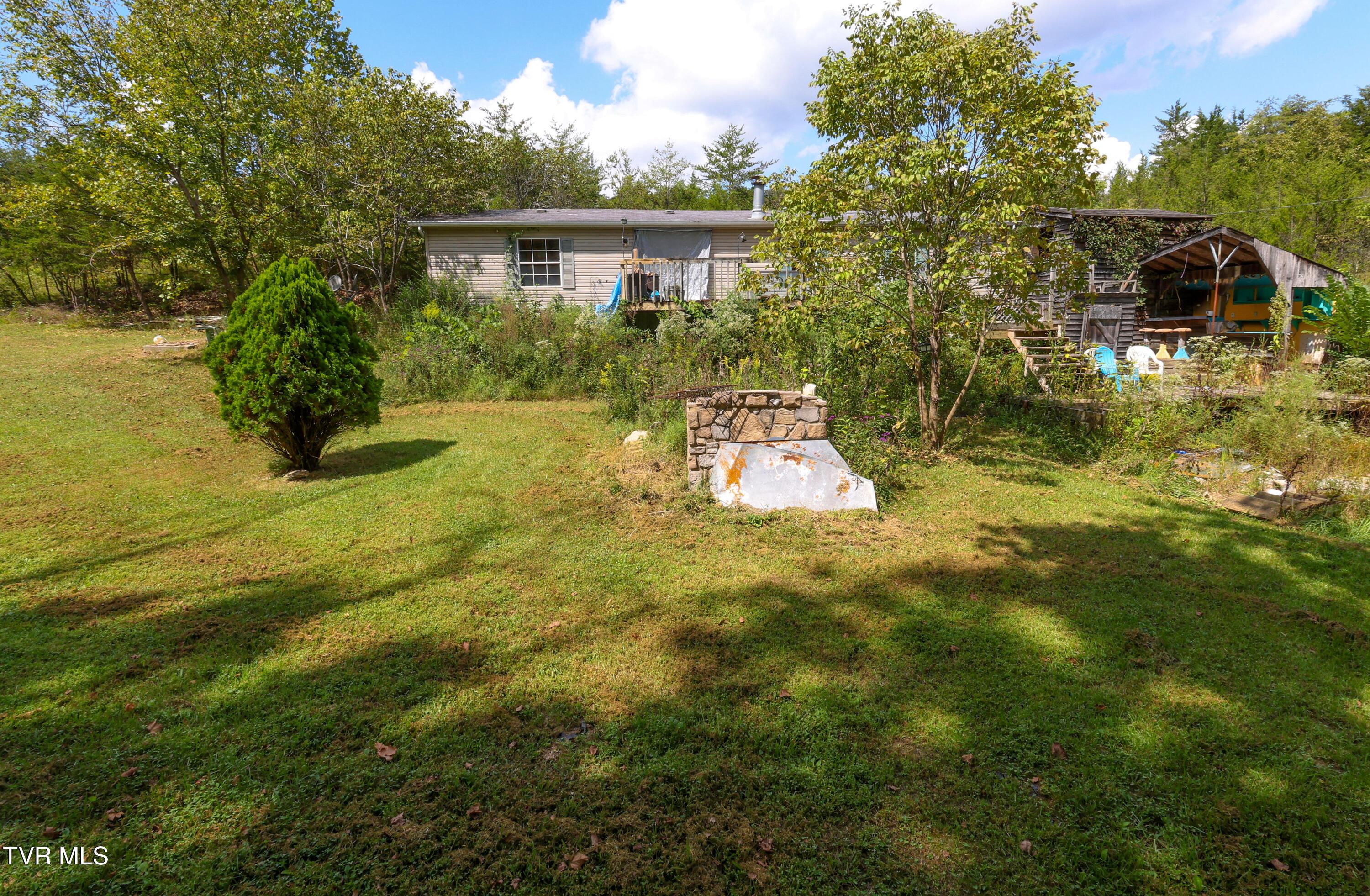 Photo of 3 bed, 2 bath, 1,512 sq ft single family residence at 174 Coates Road