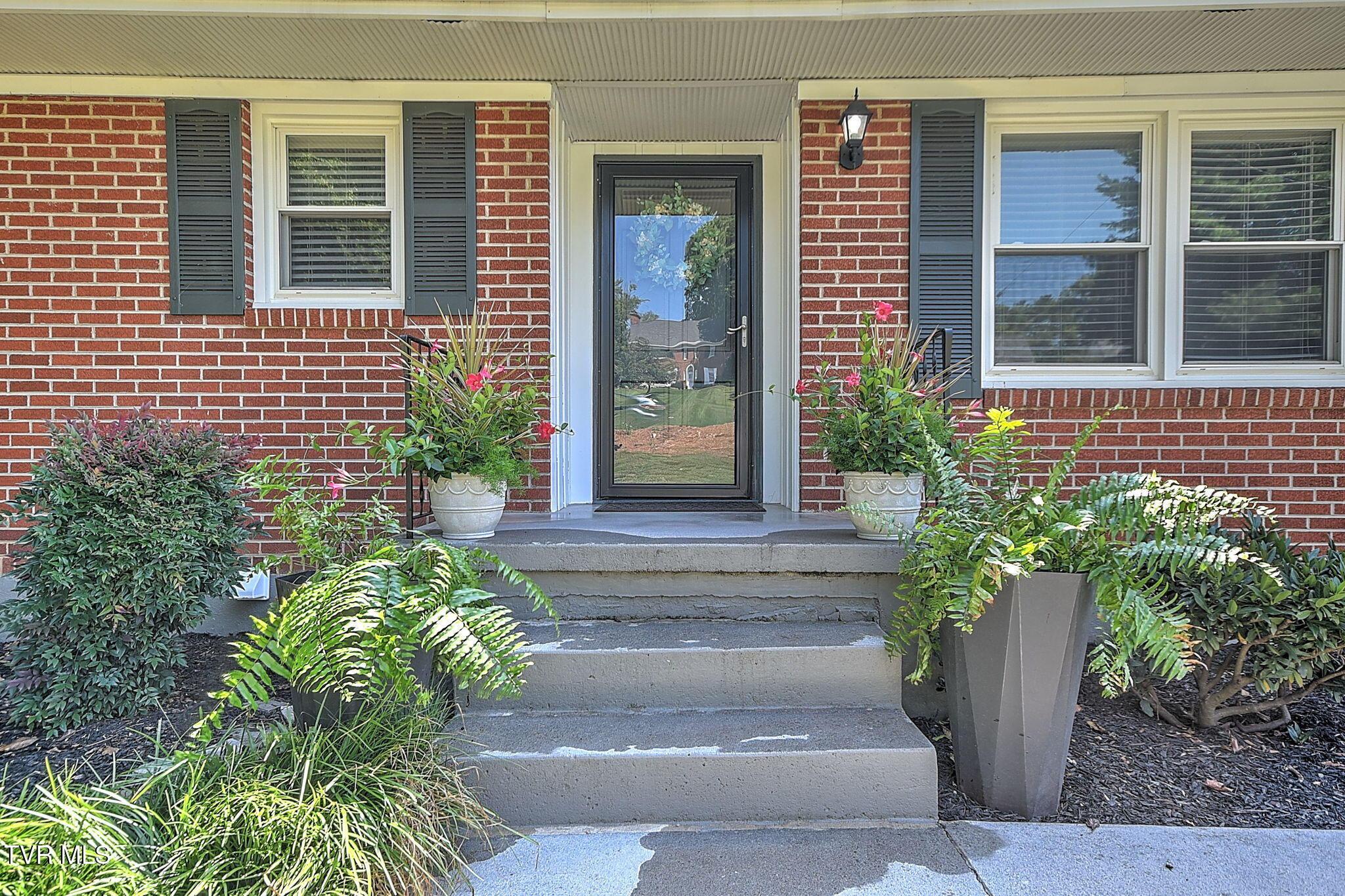 12-web-or-mls-1721 Holston DK-11