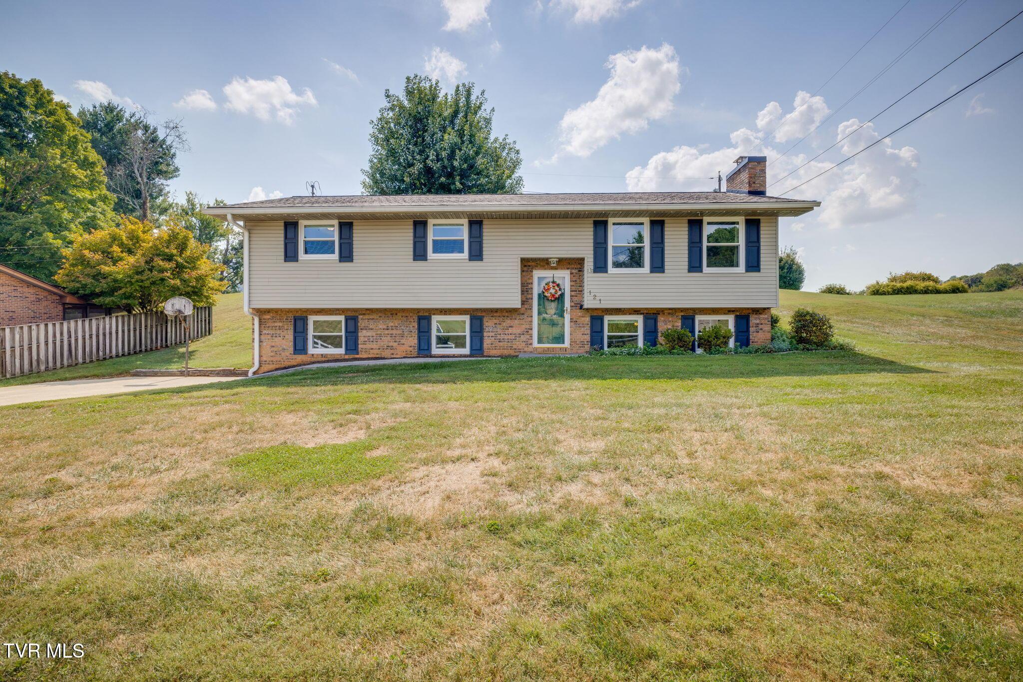 Photo of 4 bed, 3 bath, 2,338 sq ft single family residence at 121 Lemay Drive