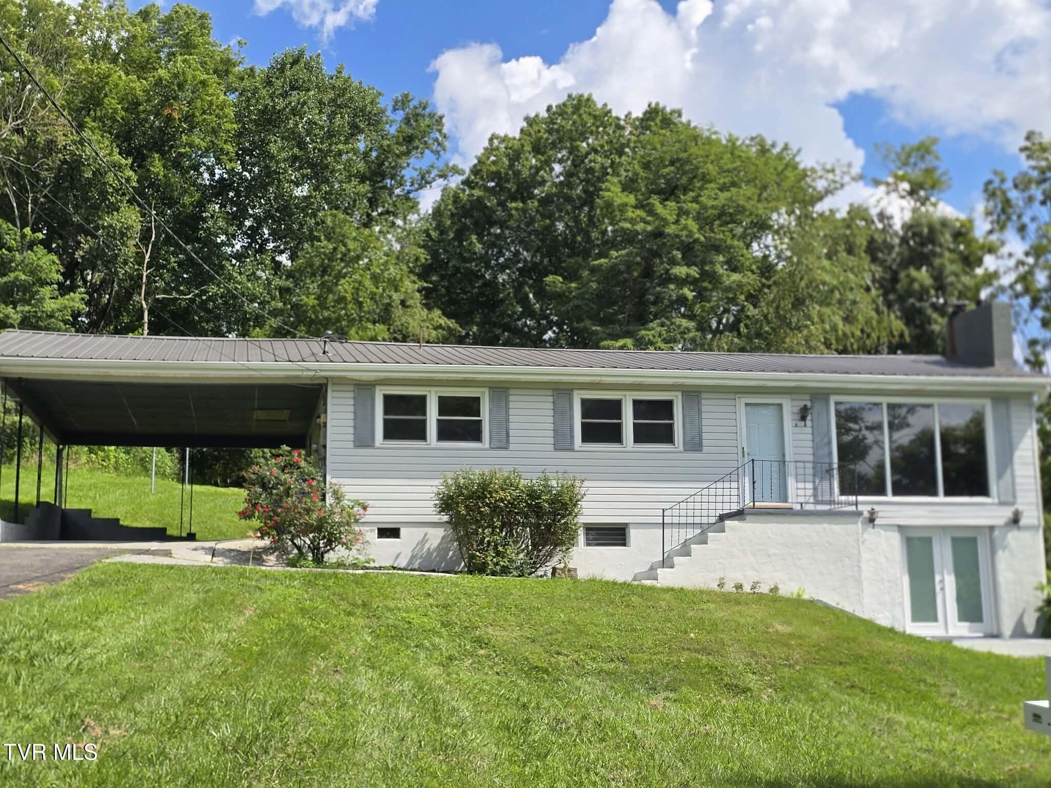 Photo of 3 bed, 2 bath, 2,016 sq ft single family residence at 336 Cedar Street