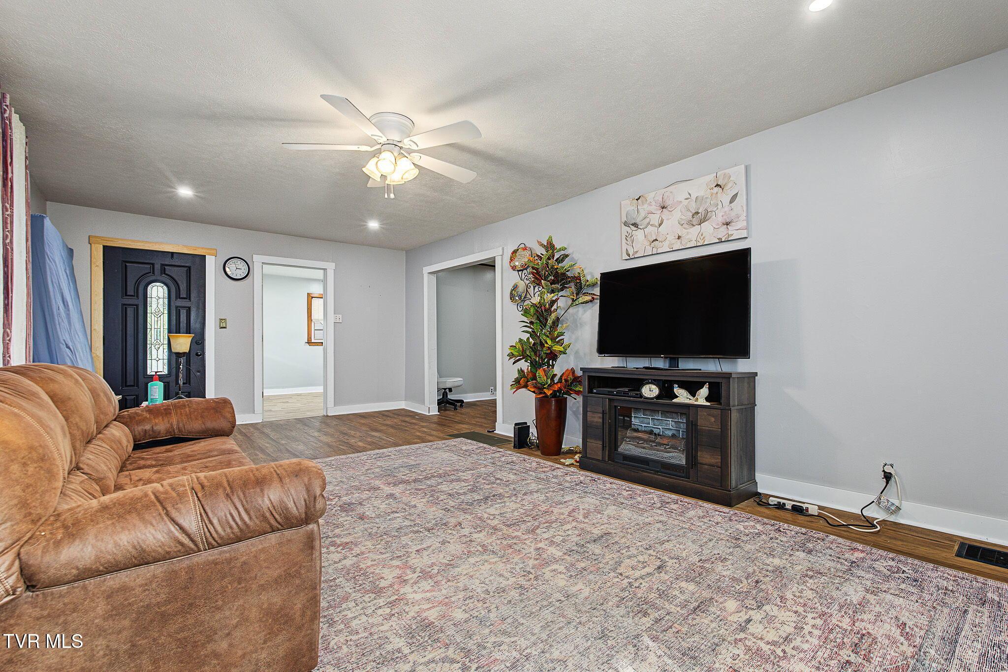 8-web-or-mls-562-garrison-hollow-rd