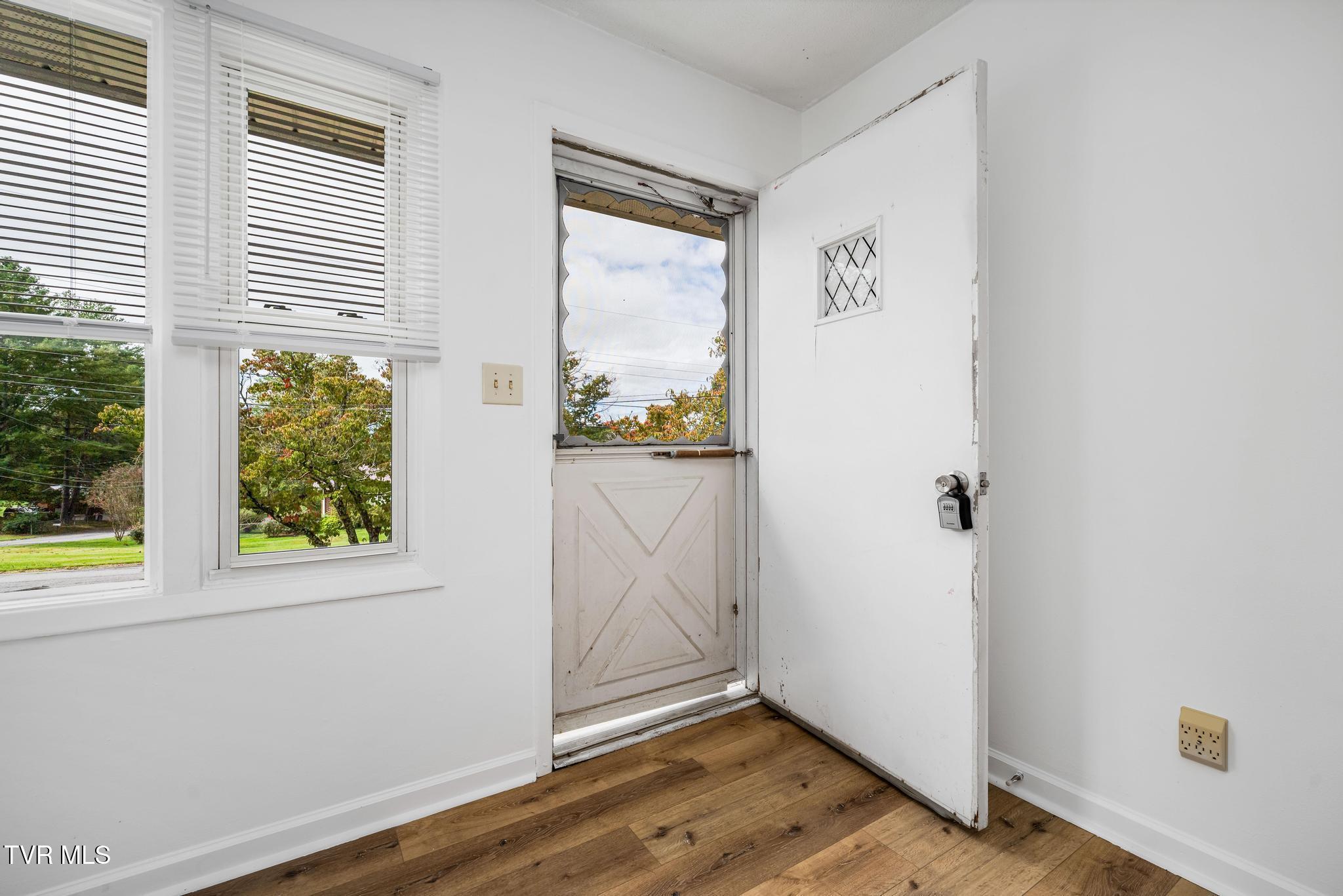 112 Evergreen Road (20 of 44)