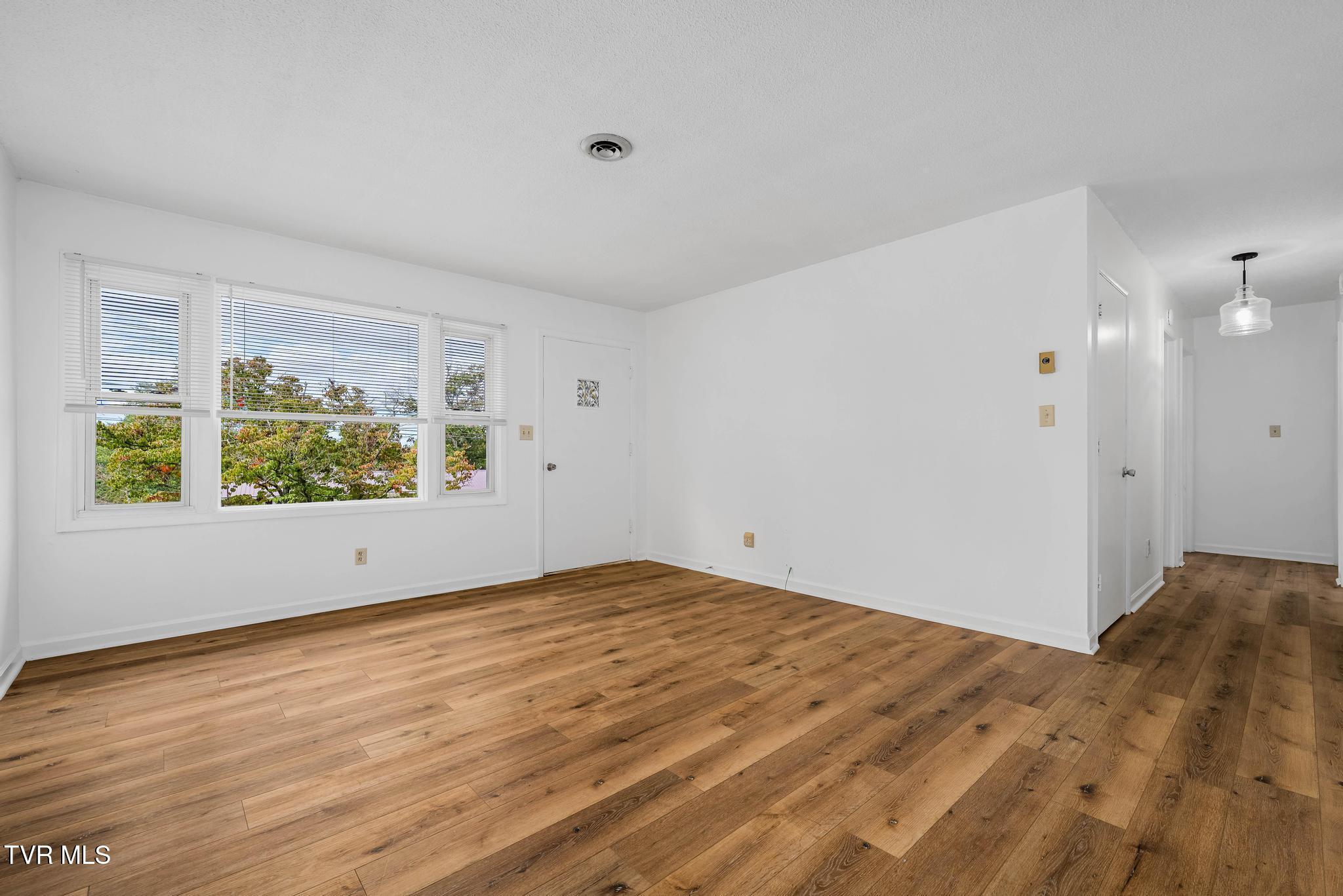 112 Evergreen Road (23 of 44)