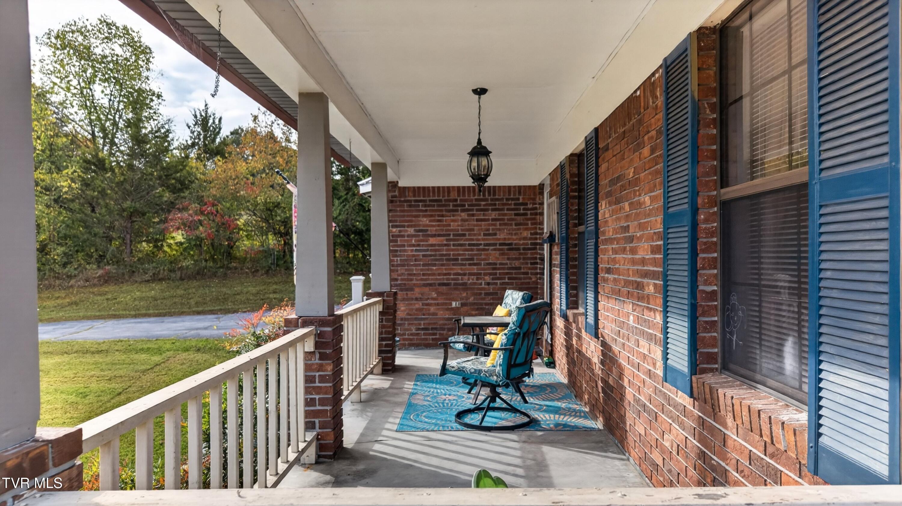 029-155ParadiseValley-BeanStation-TN-377