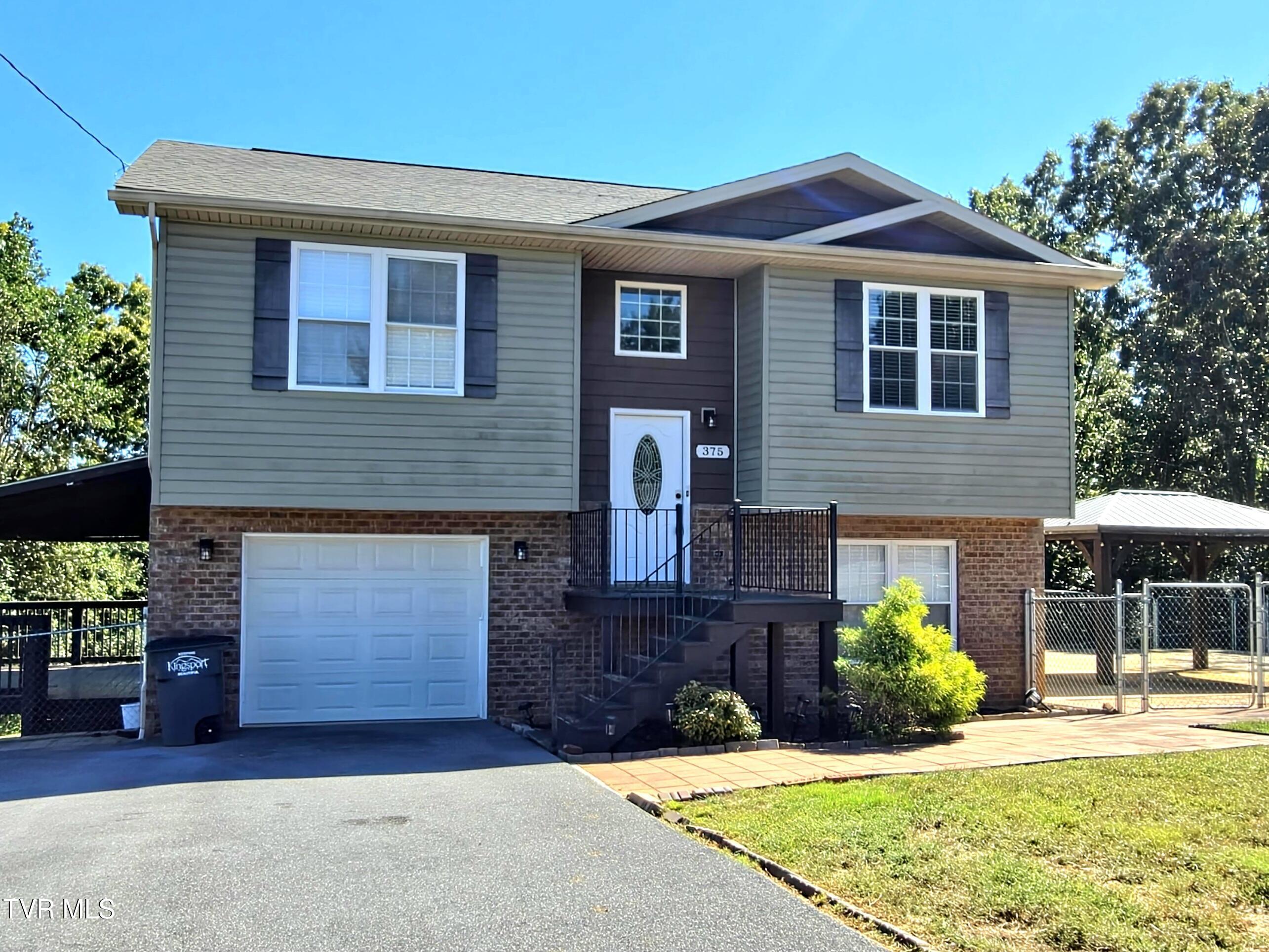Photo of 3 bed, 3 bath, 1,711 sq ft residential lease at 375 Ridgeway Road