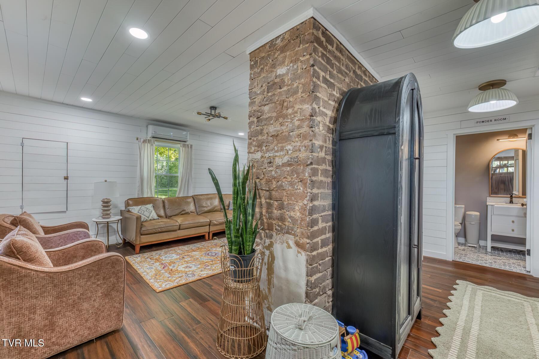 472 Piney Flats Rd-4