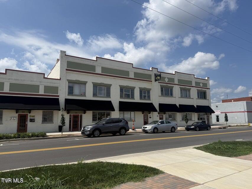 Photo of 2 bed, 1 bath, 900 sq ft residential lease at 555 East Main Street #209