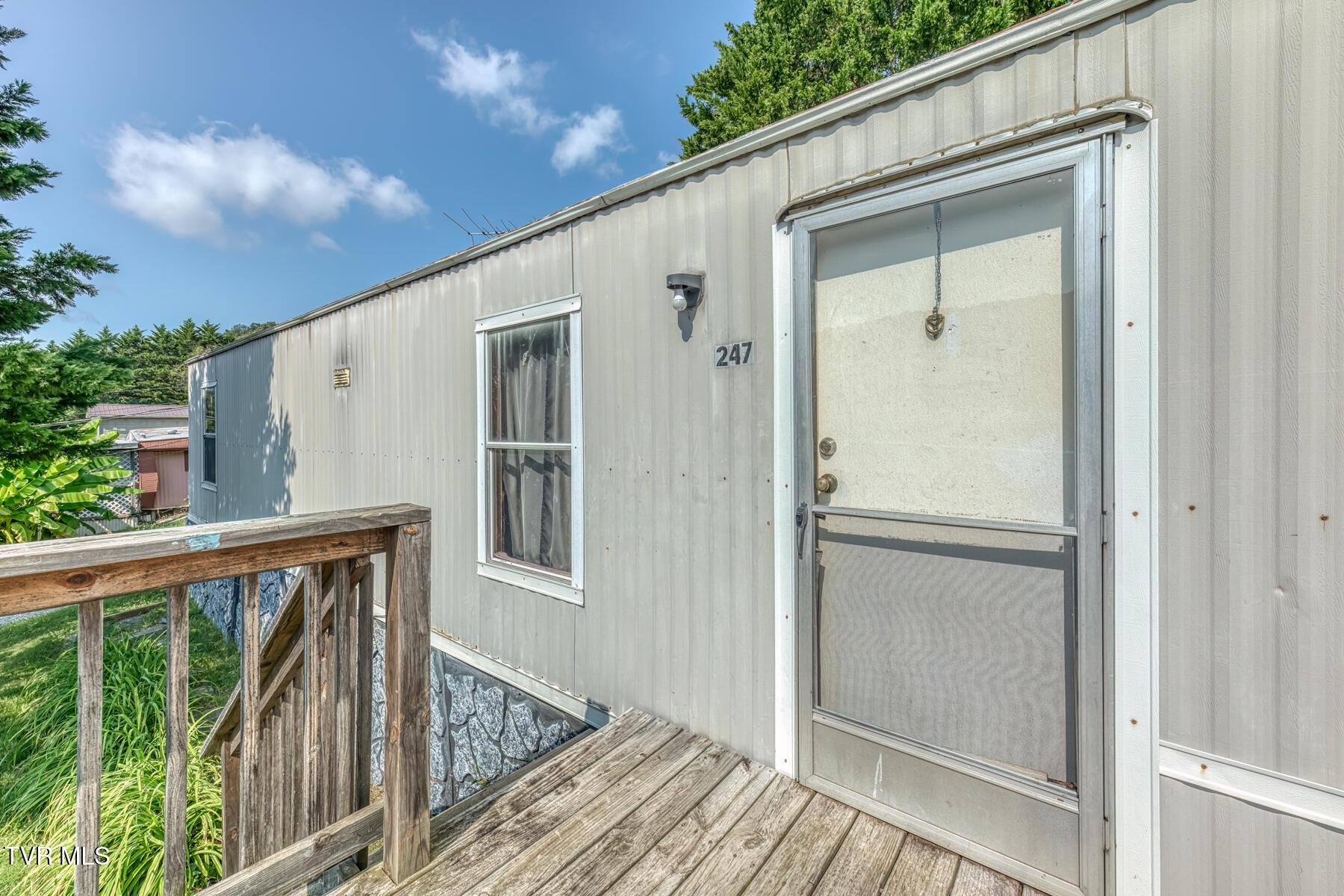 247 Leonard Ln-2