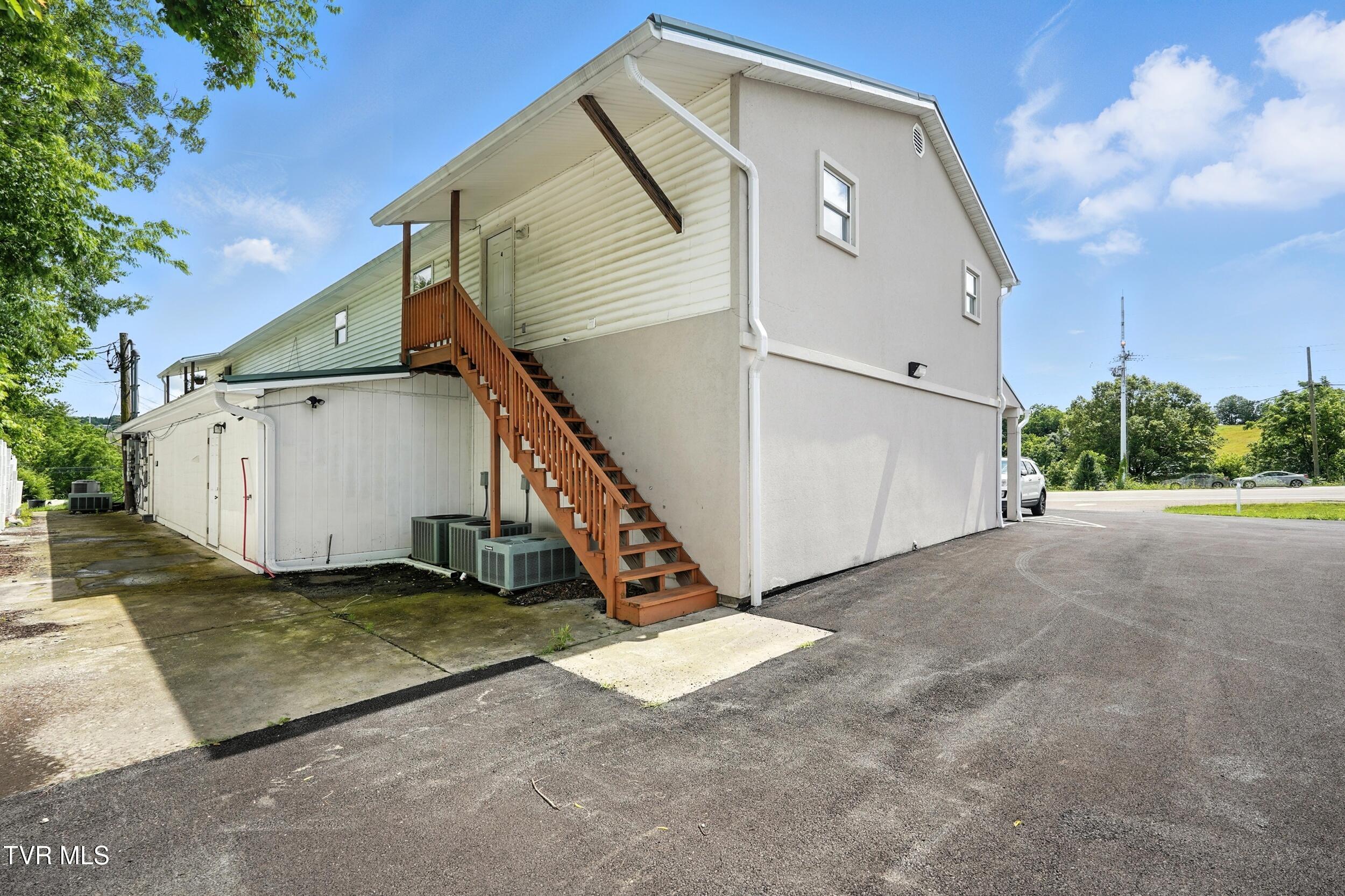 Photo of 2 bed, 1 bath, 1,024 sq ft residential lease at 3847 Highway 394 #4