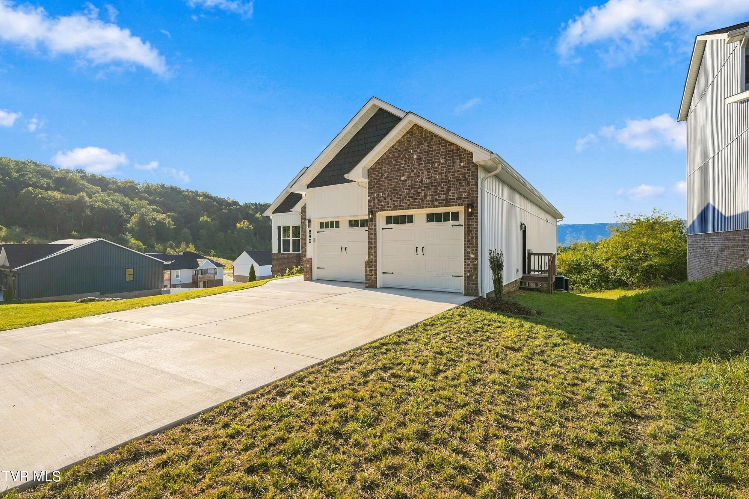 2_880 granby rd-13