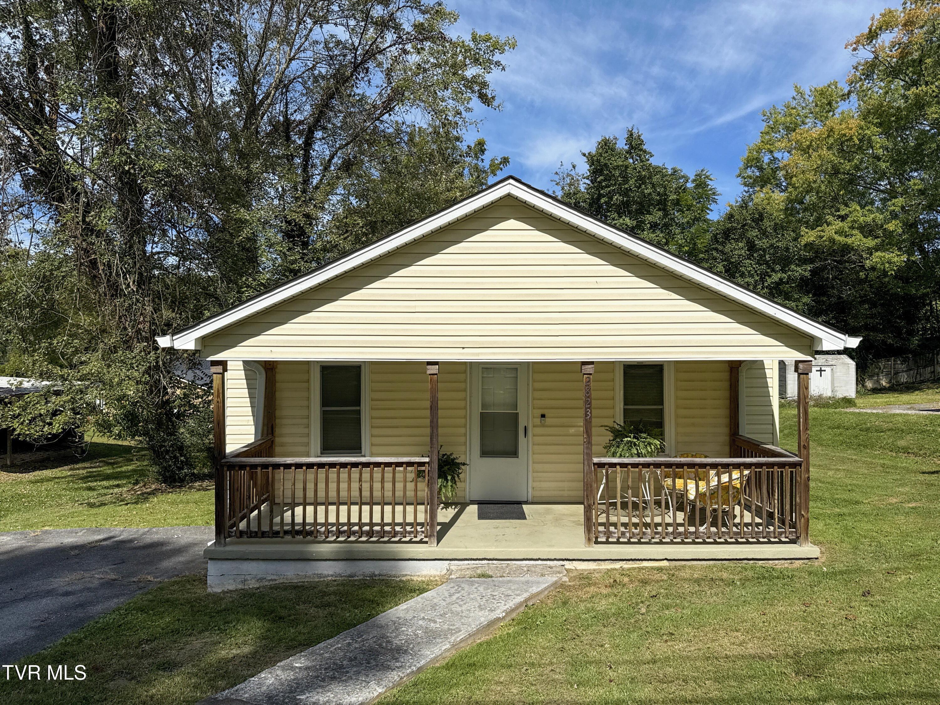 Photo of 2 bed, 1 bath, 702 sq ft single family residence at 2823 Anderson Street
