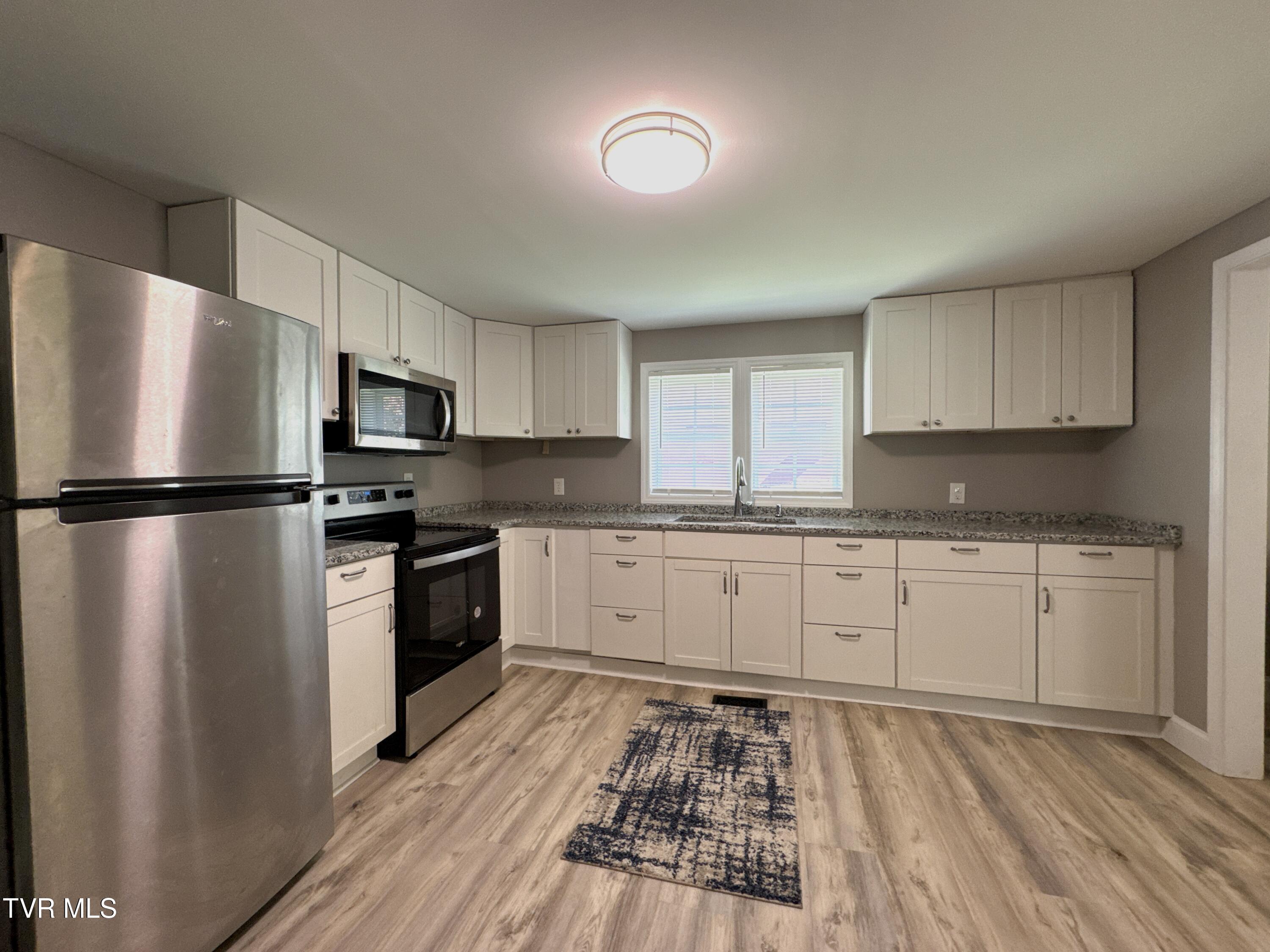 kitchen-compressed