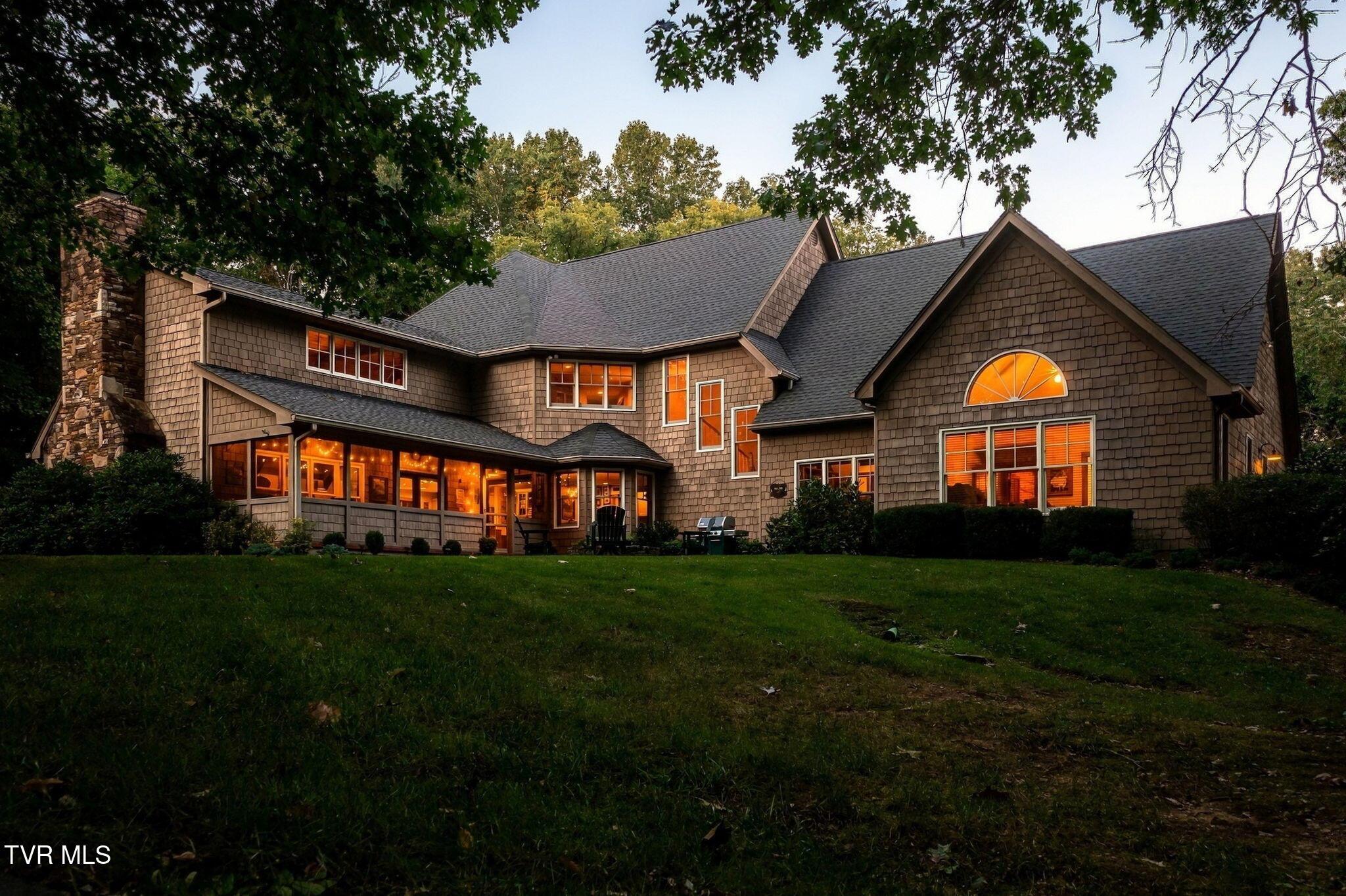 Photo of 4 bed, 5 bath, 5,357 sq ft single family residence at 200 Trammell Road