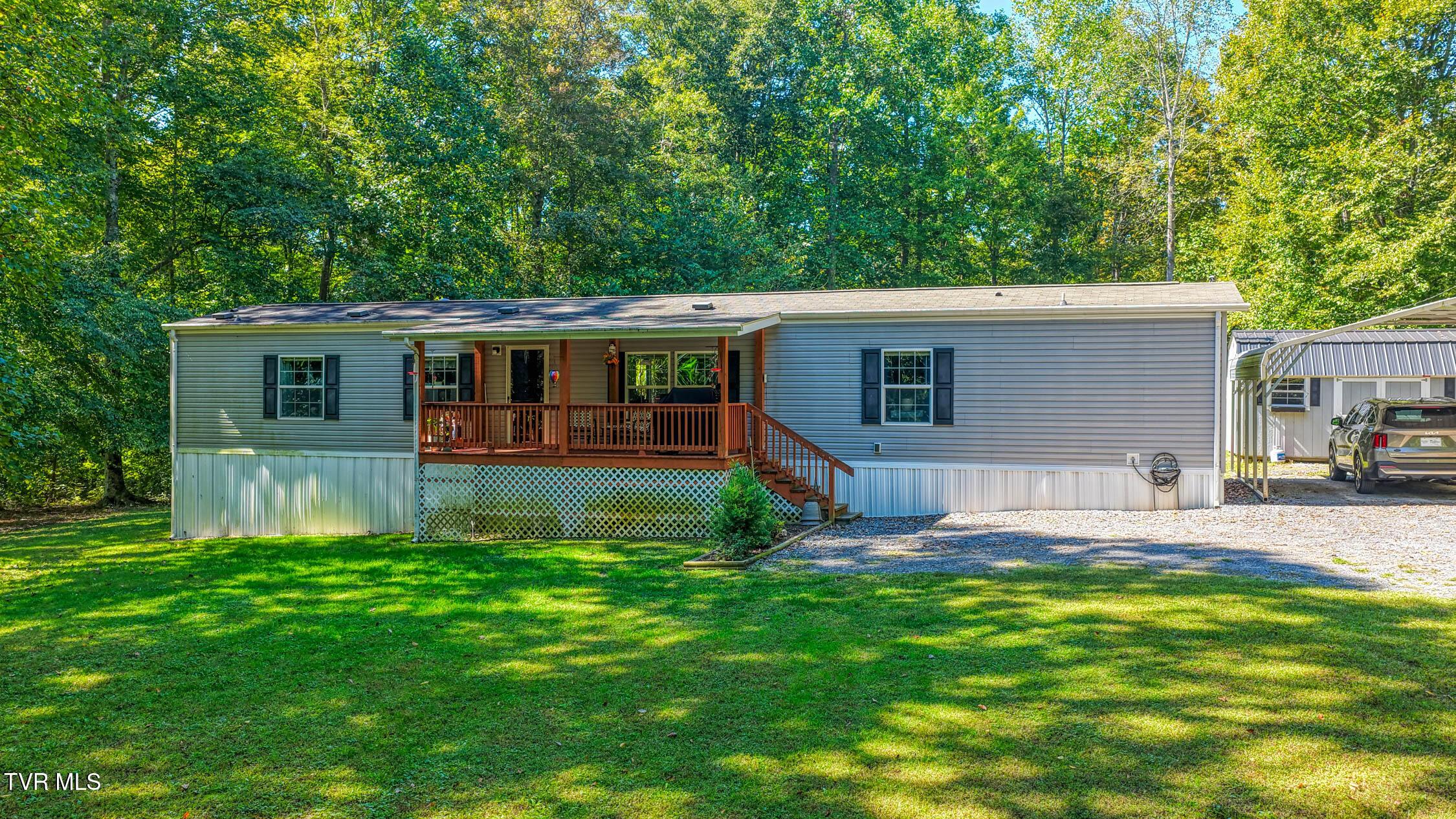 Photo of 3 bed, 2 bath, 1,153 sq ft single family residence at 138 Lauderback Road