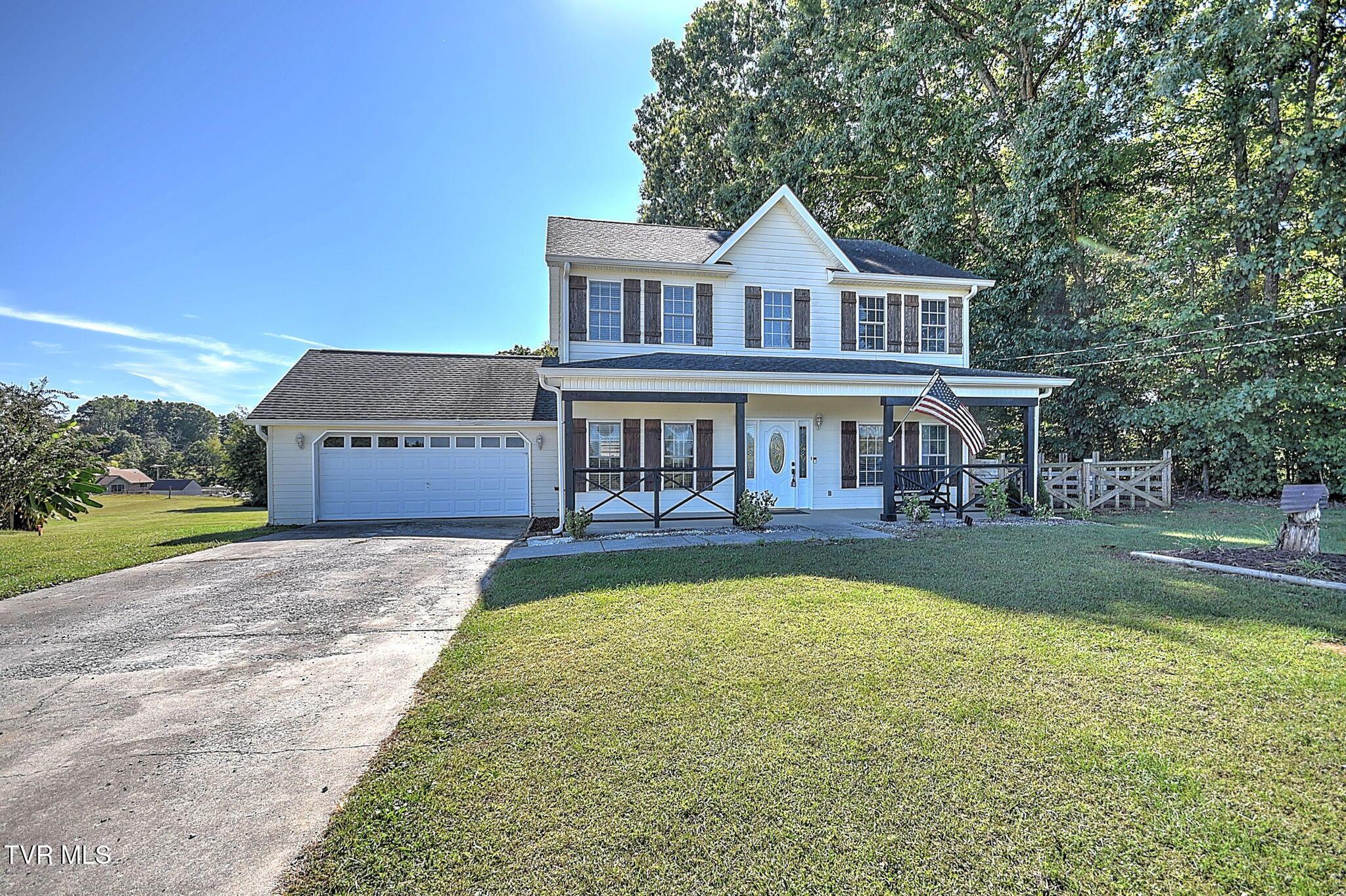 Photo of 3 bed, 3 bath, 1,932 sq ft single family residence at 152 Painter Road