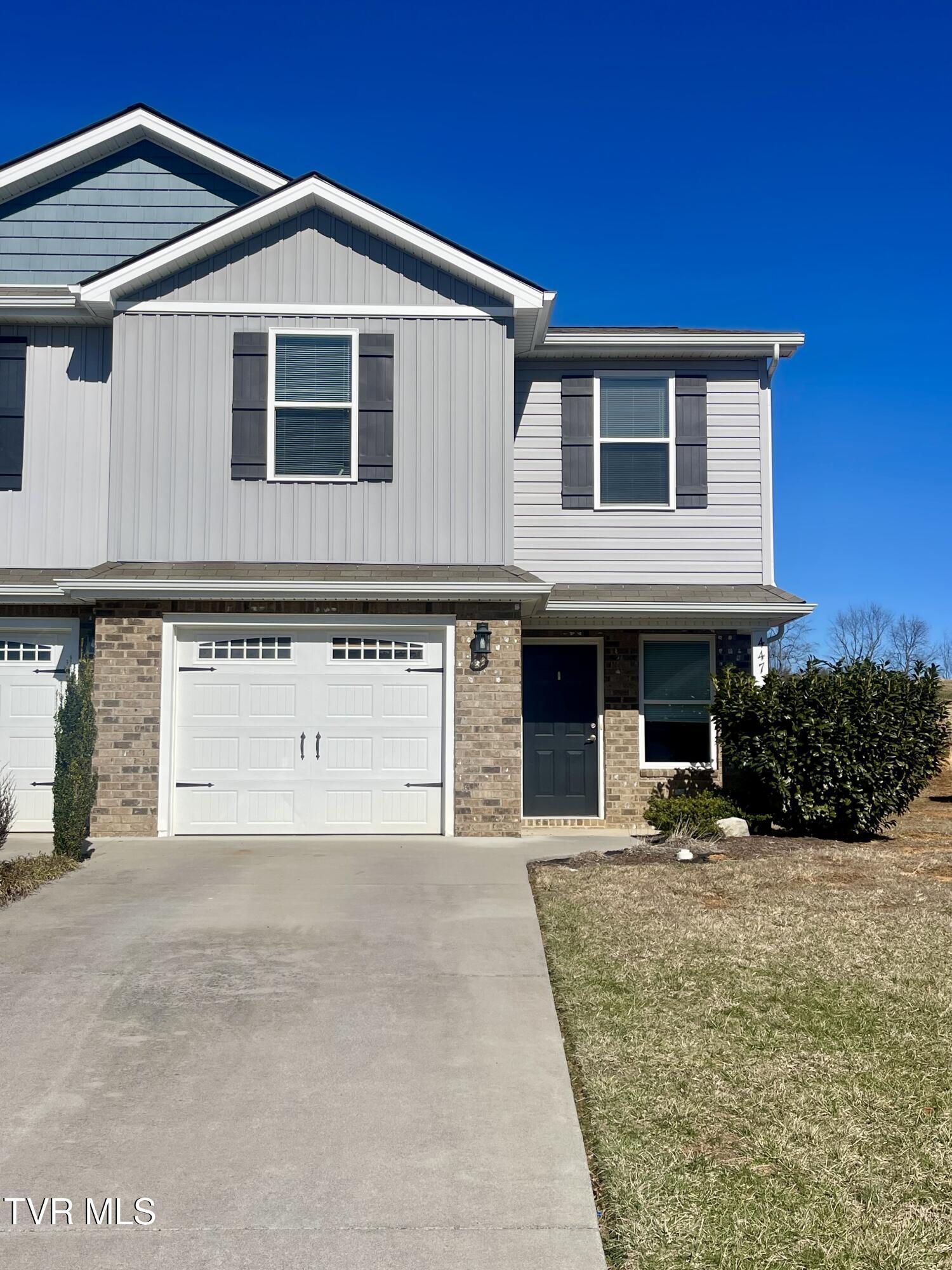 Photo of 3 bed, 3 bath, 1,657 sq ft residential lease at 411 Manchester Place