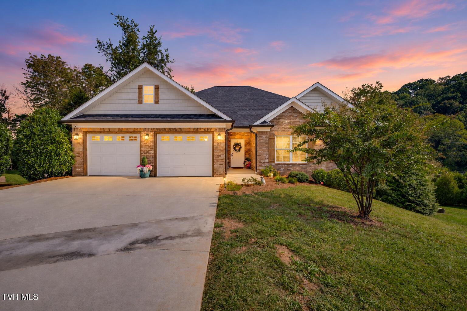 Photo of 4 bed, 3 bath, 3,190 sq ft single family residence at 59 Alden Lane