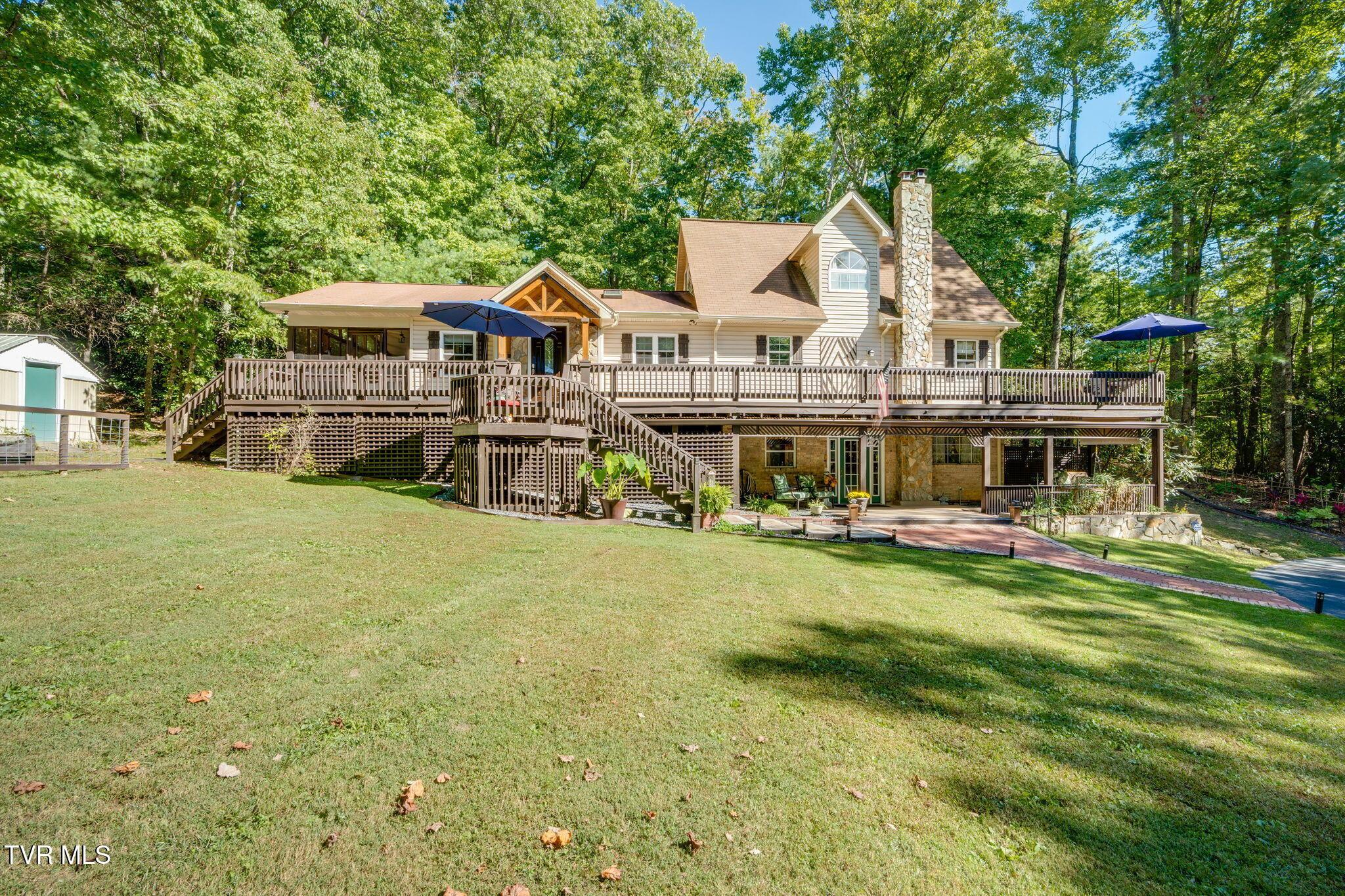 Photo of 3 bed, 3 bath, 3,684 sq ft single family residence at 2509 Upper Stone Mtn Road