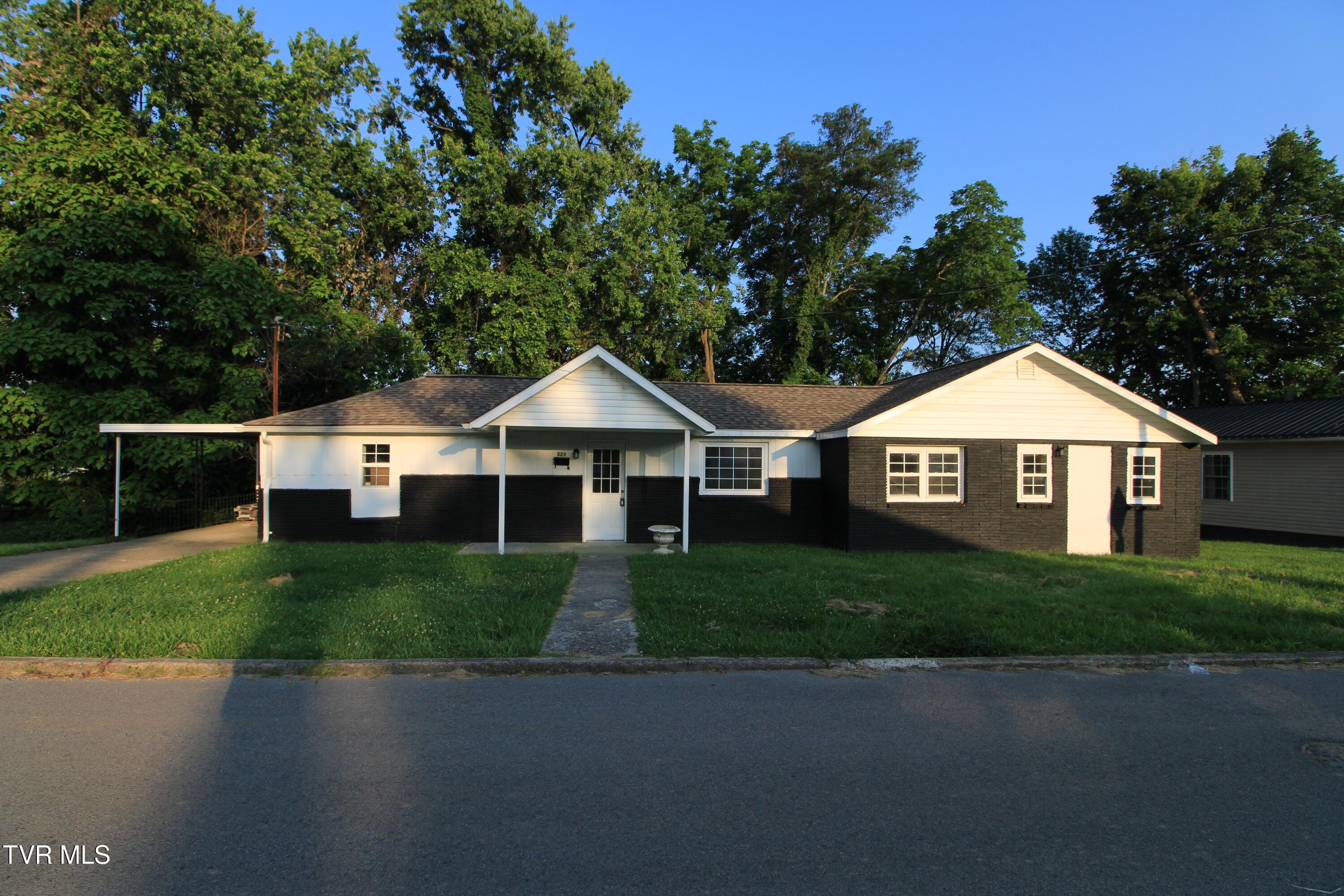 Photo of 3 bed, 2 bath, 1,975 sq ft residential lease at 321 West Chilhowie Avenue