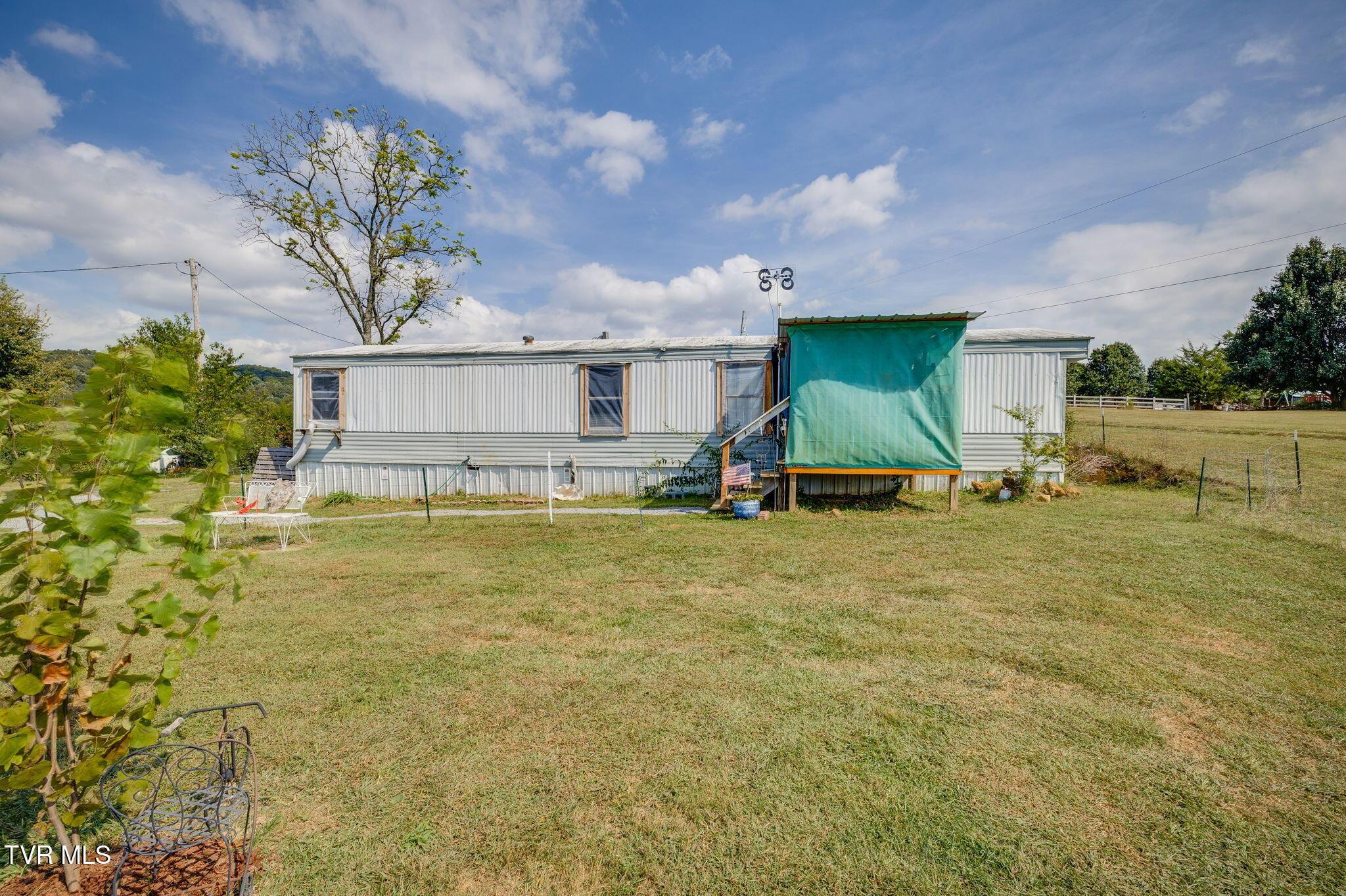 Photo of 2 bed, 1 bath, 728 sq ft single family residence at 297 Union Hollow Road