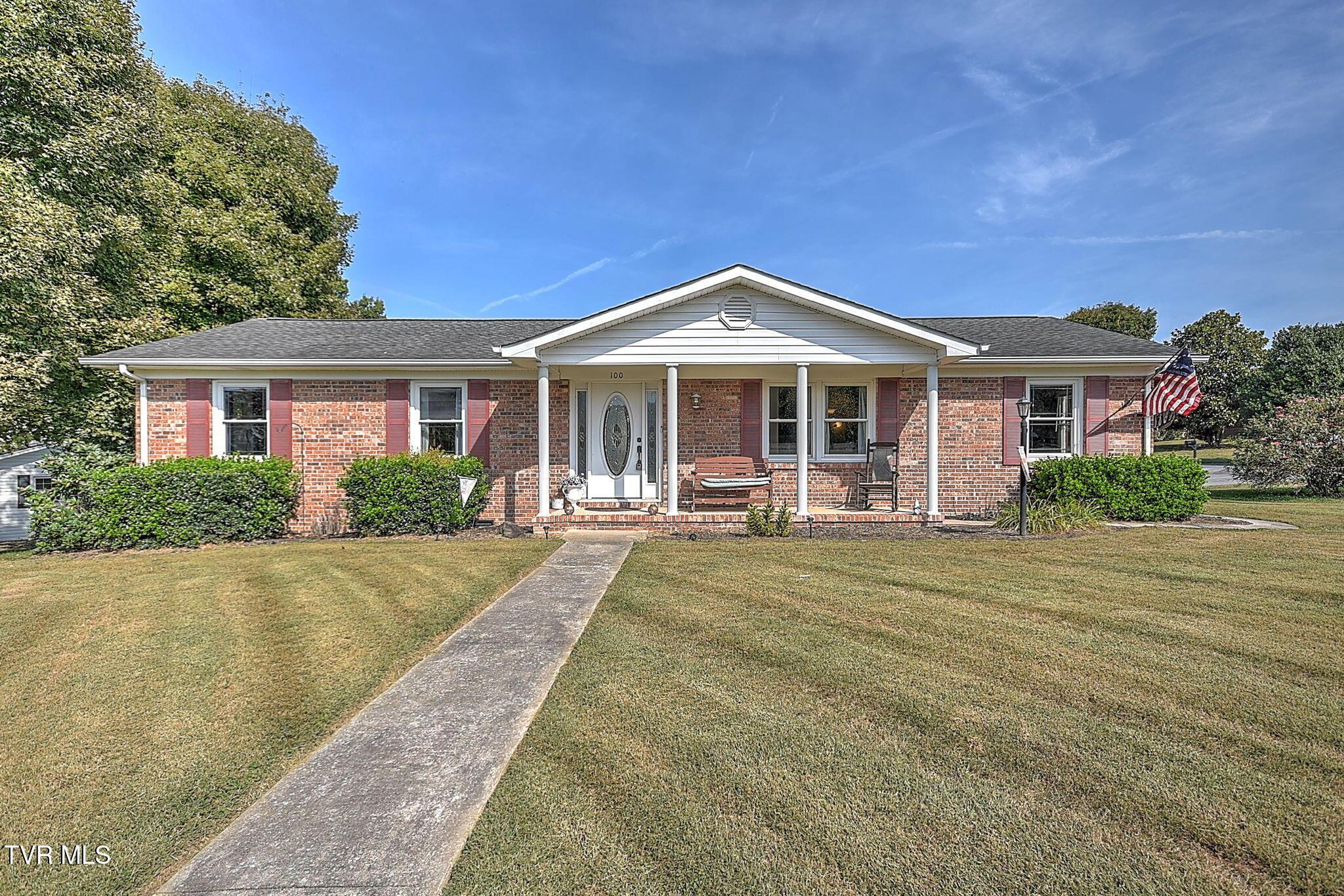 2-web-or-mls-100 Royal Oaks SM-2