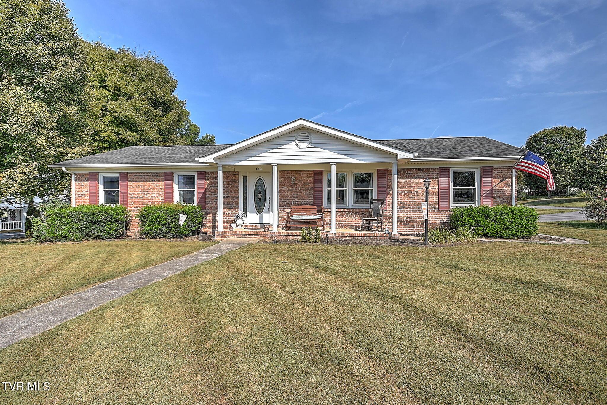 3-web-or-mls-100 Royal Oaks SM-3