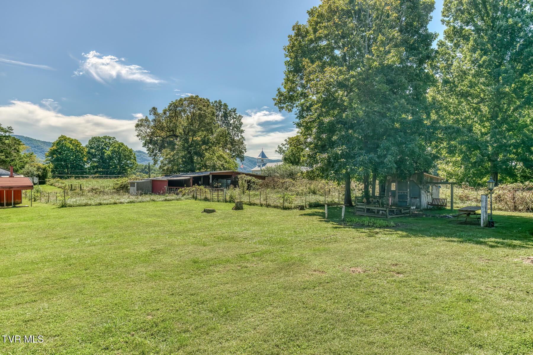 867 Mayberry Rd-3