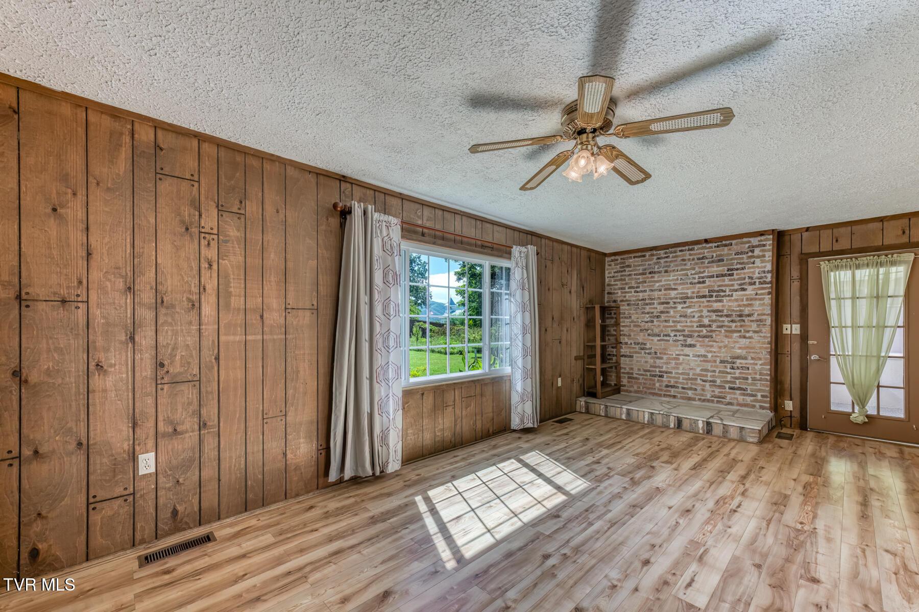 867 Mayberry Rd-6
