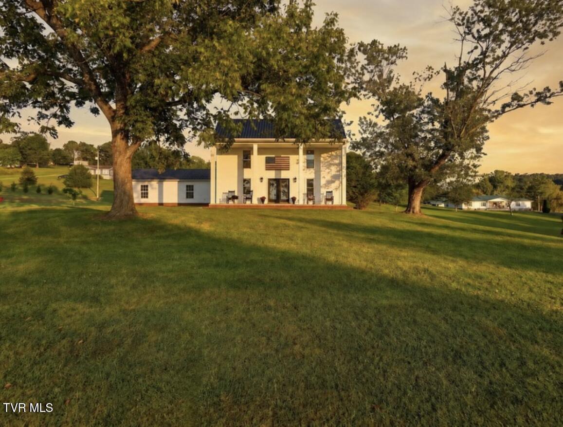 Photo of 4 bed, 3 bath, 2,072 sq ft single family residence at 95 Mulberry Road