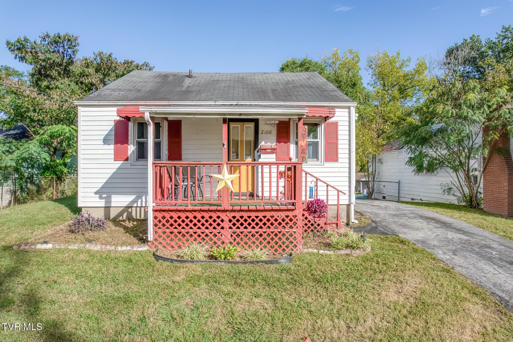 Photo of 4 bed, 2 bath, 1,272 sq ft single family residence at 2106 Millye Street