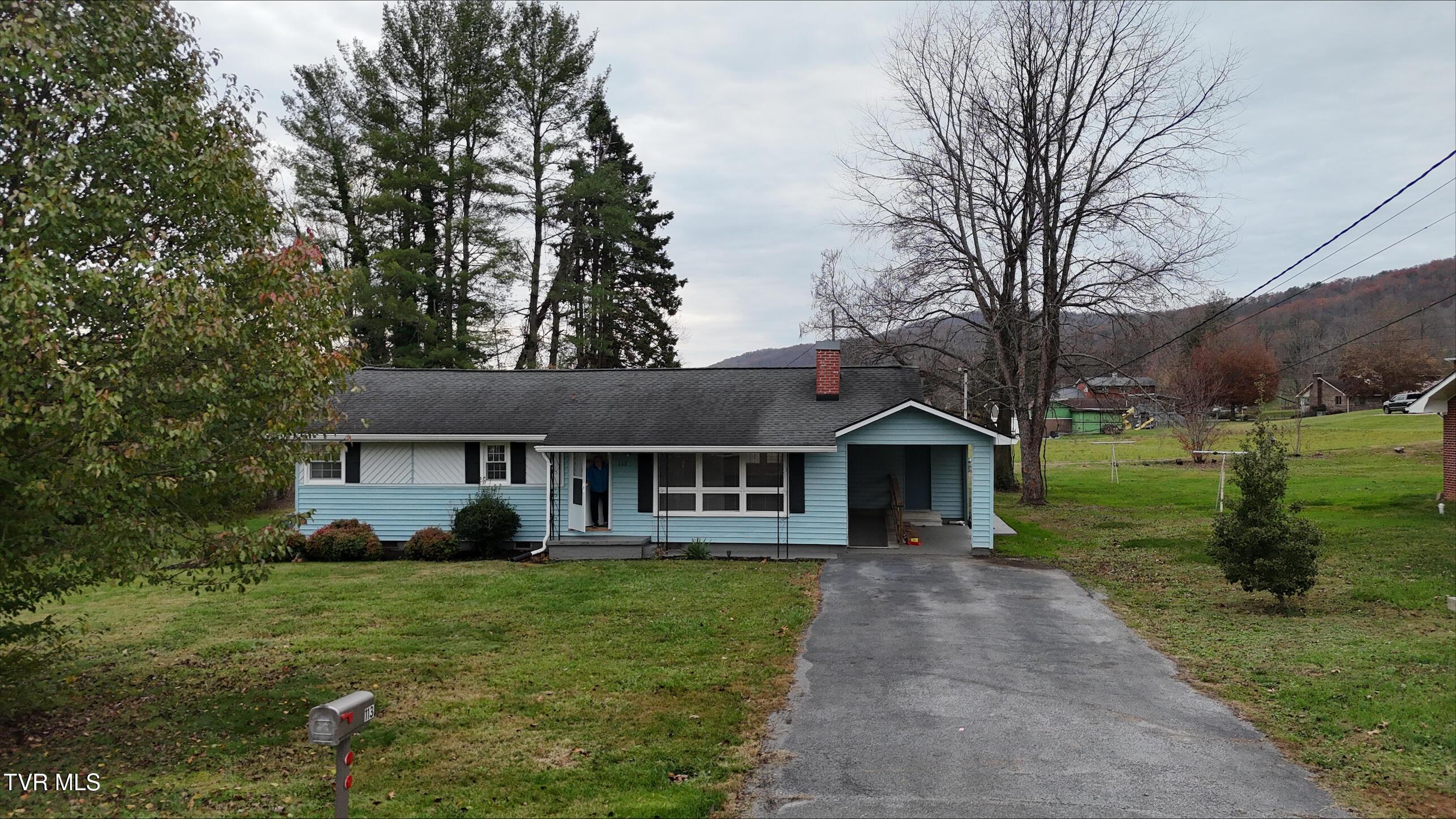 Photo of 2 bed, 1 bath, 1,100 sq ft single family residence at 113 Briggs Street