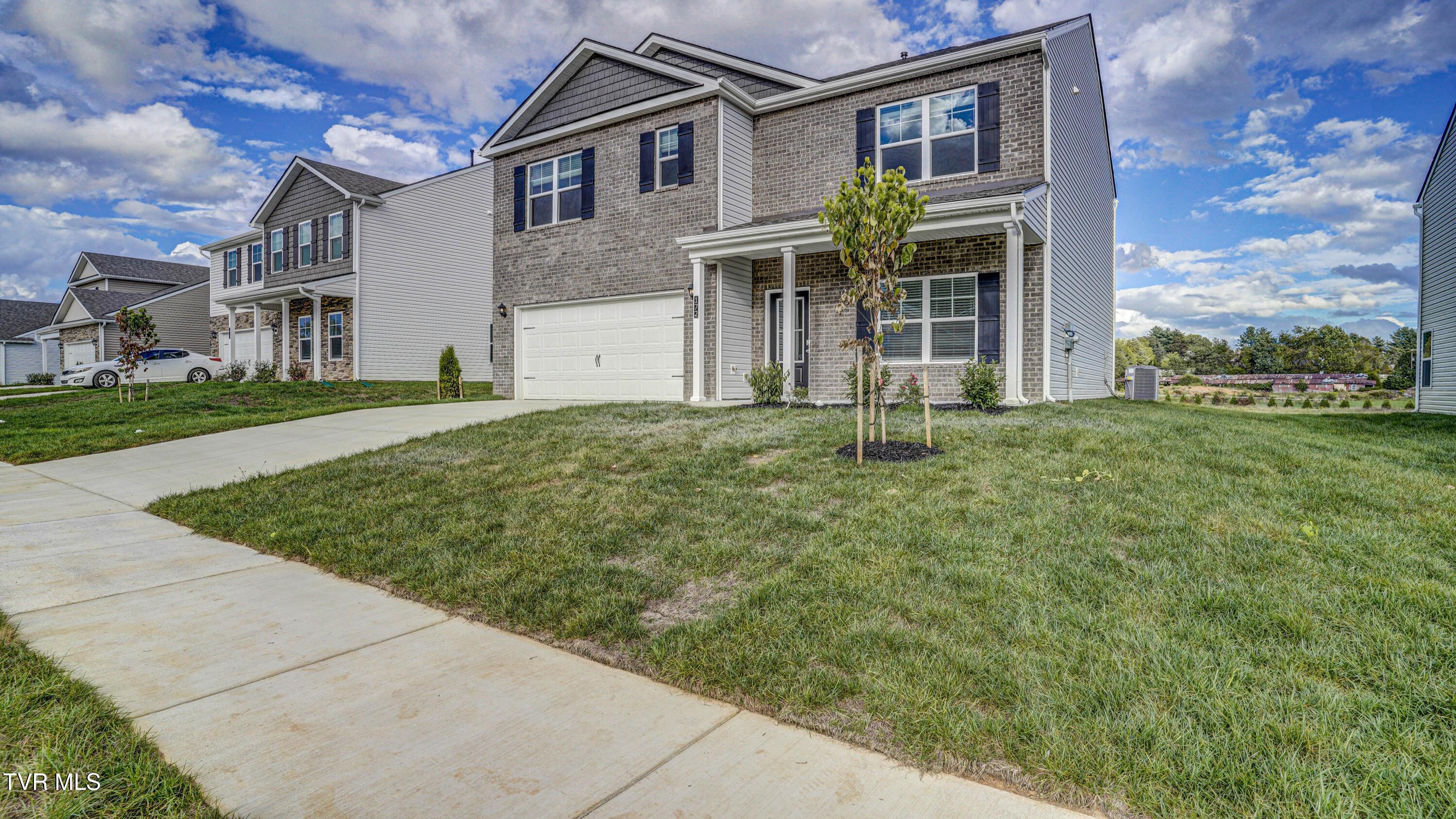 Photo of 5 bed, 3 bath, 2,511 sq ft residential lease at 172 Tanasqui Drive
