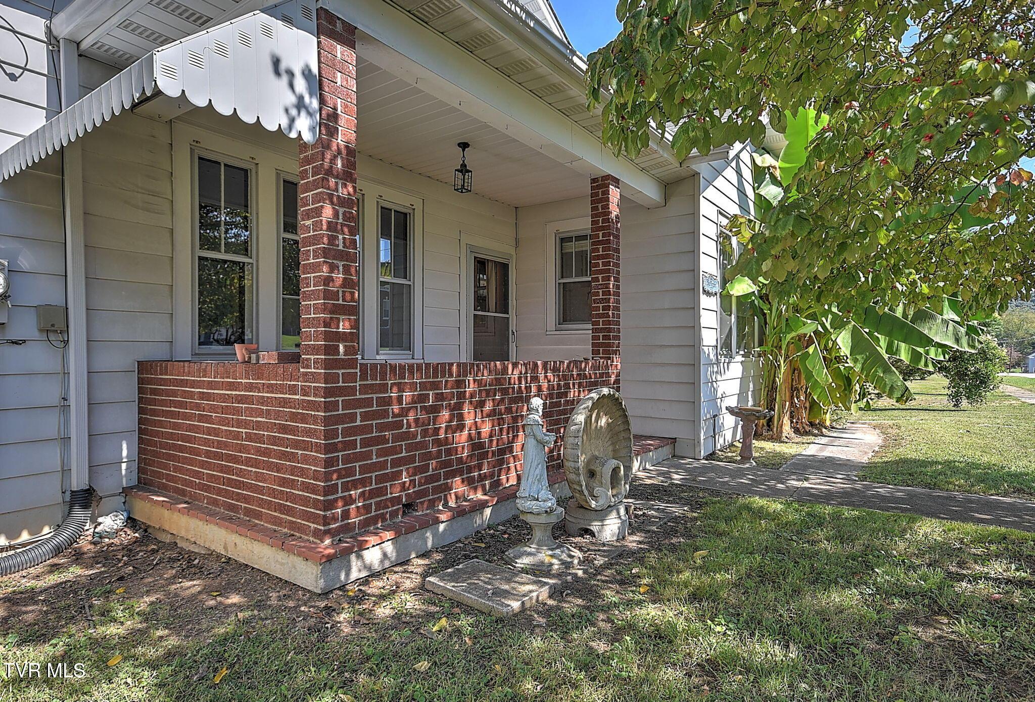 4-web-or-mls-277 Main St DOM-4