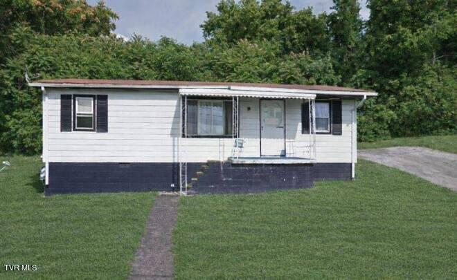 Photo of 3 bed, 1 bath, 960 sq ft single family residence at 105 Robinson Street