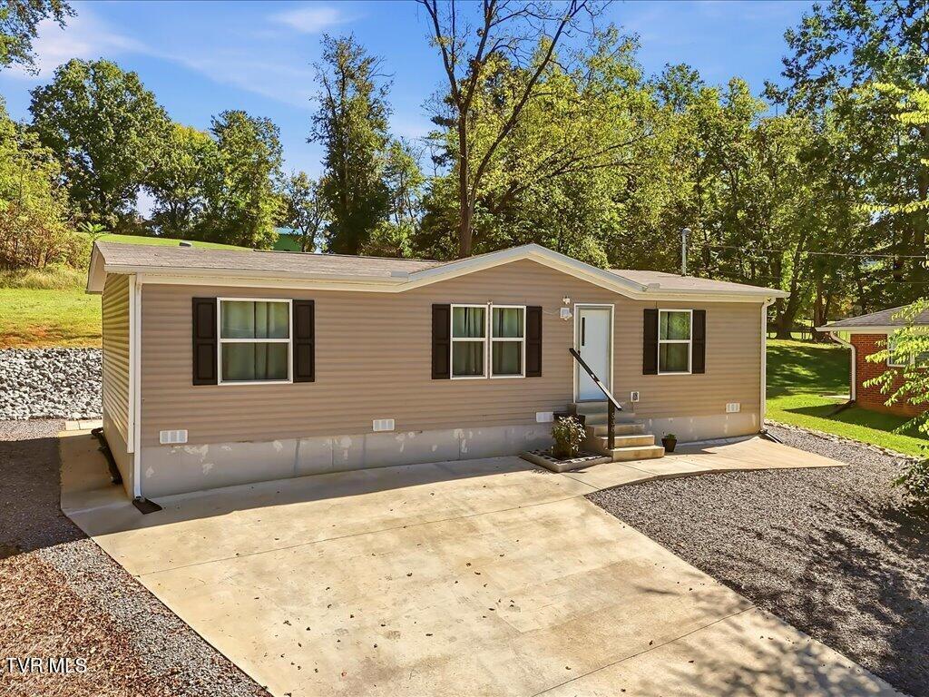 Photo of 3 bed, 2 bath, 1,188 sq ft single family residence at 538 Callaway Drive