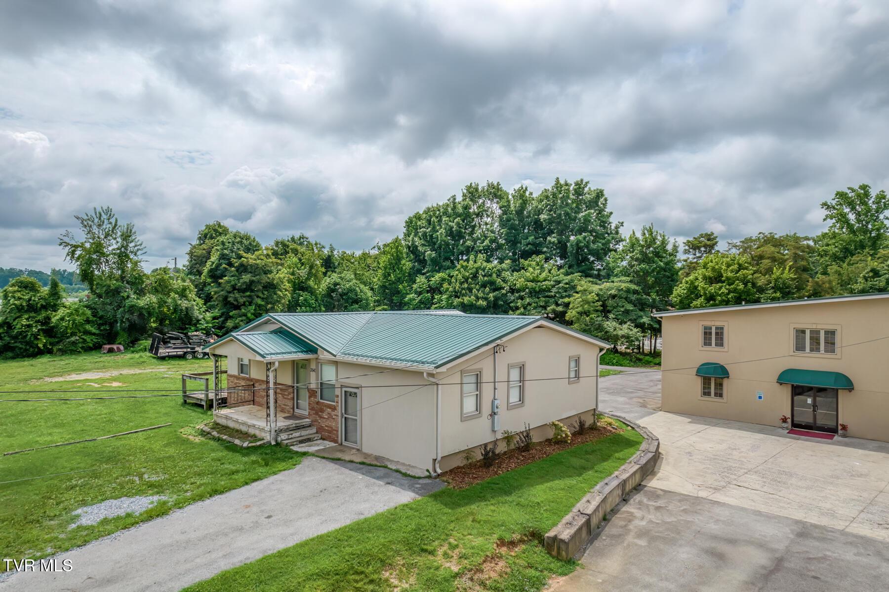 3545 W Market St-2