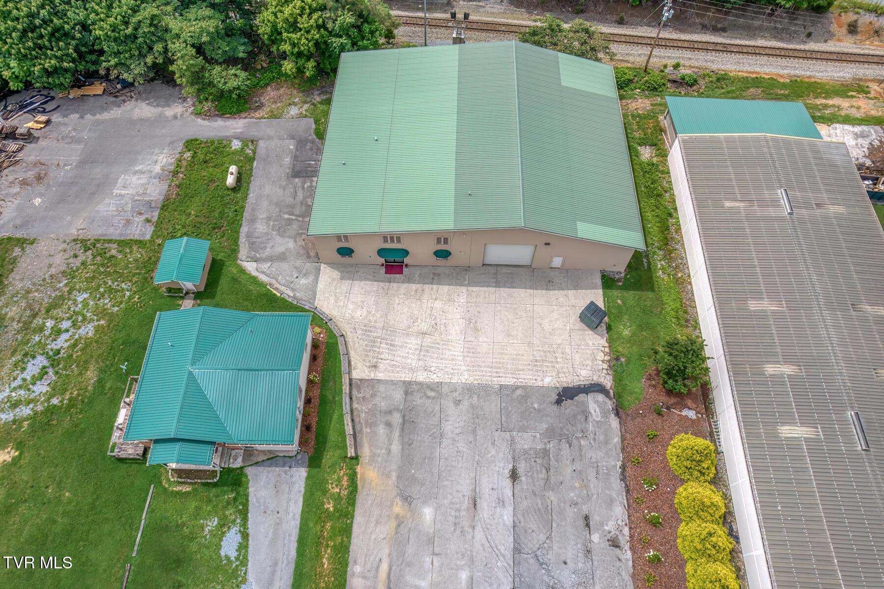 3545 W Market St-4