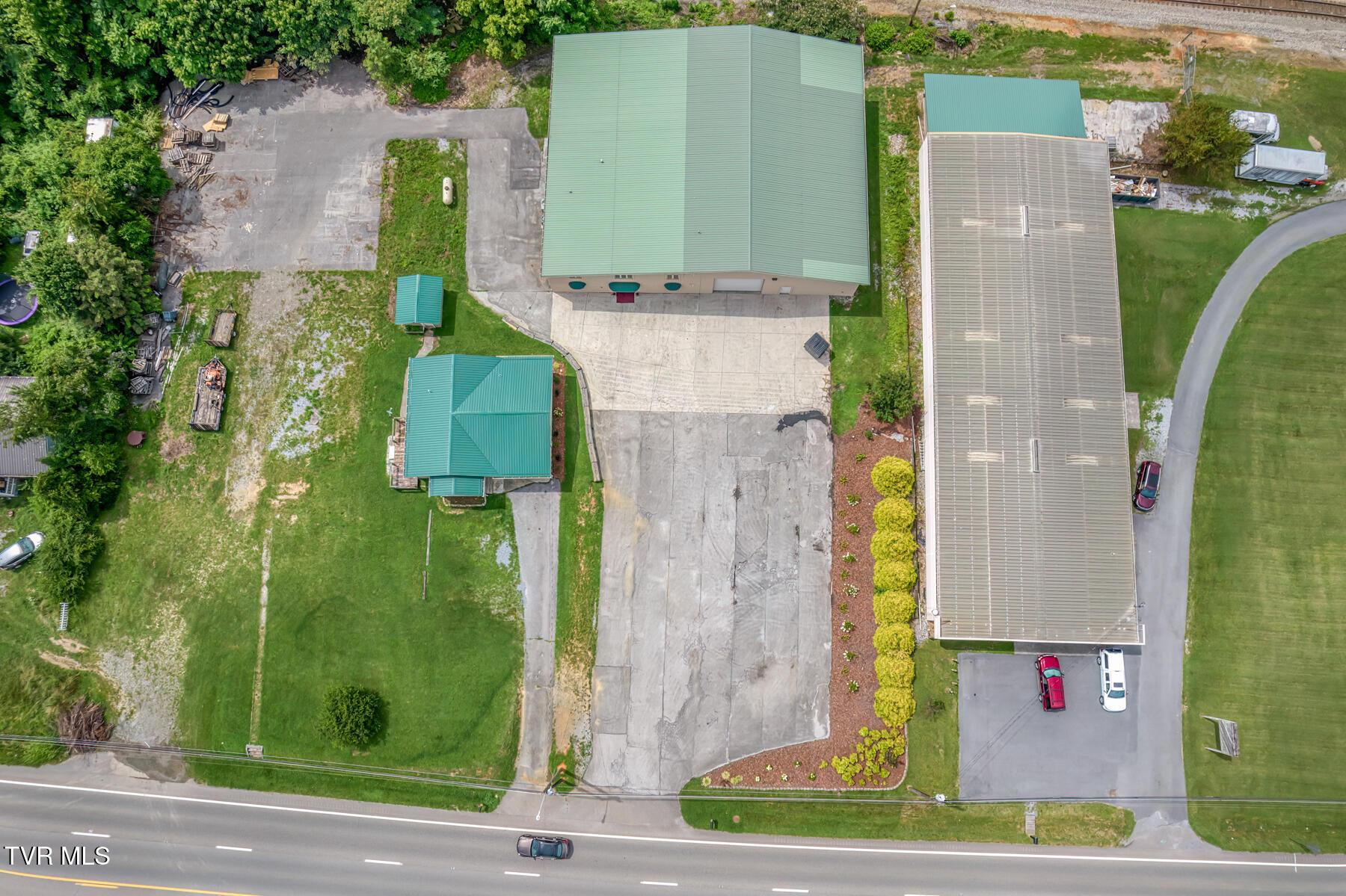 3545 W Market St-5