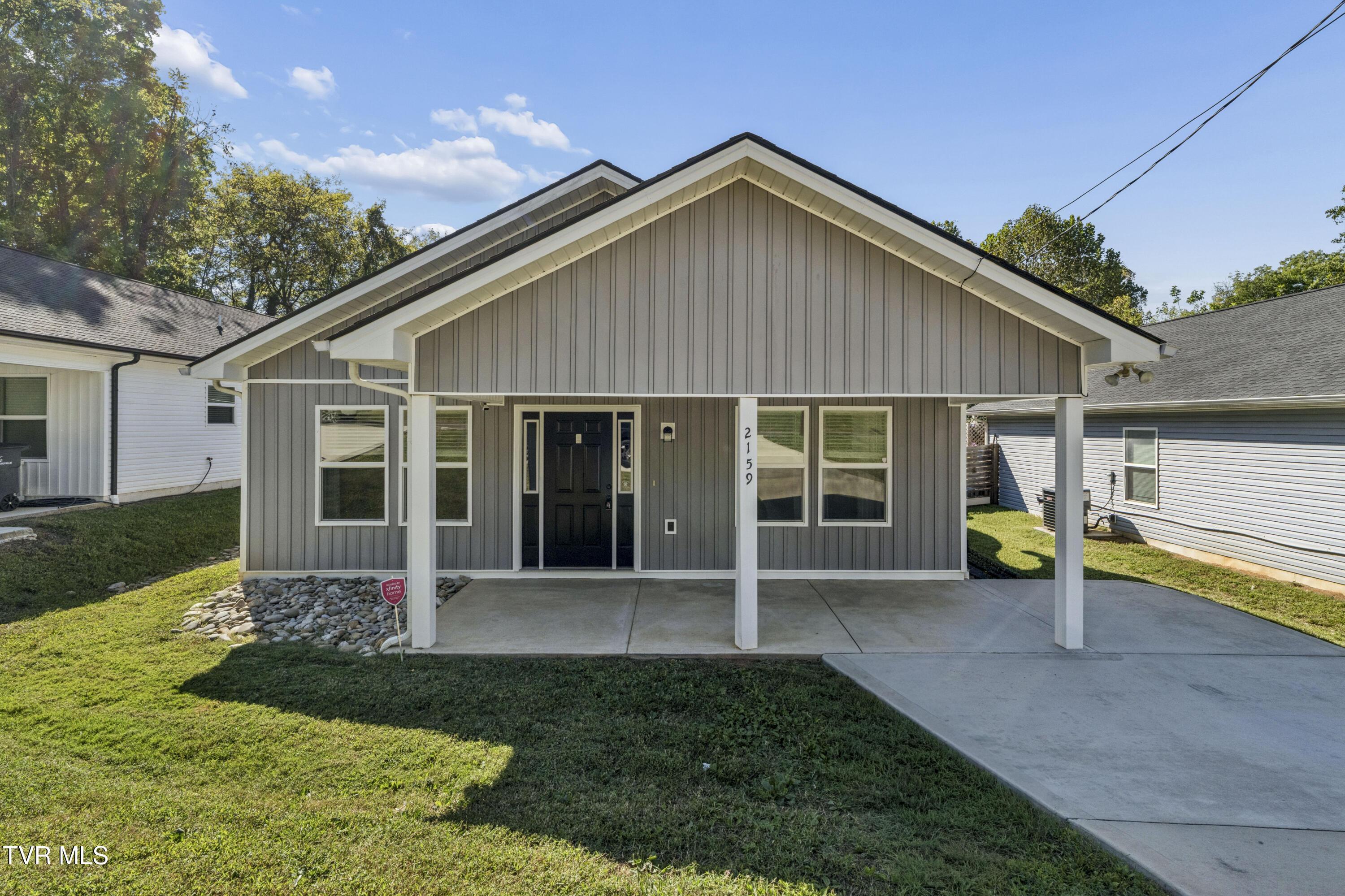 Photo of 3 bed, 2 bath, 1,200 sq ft single family residence at 2159 Wilson Road