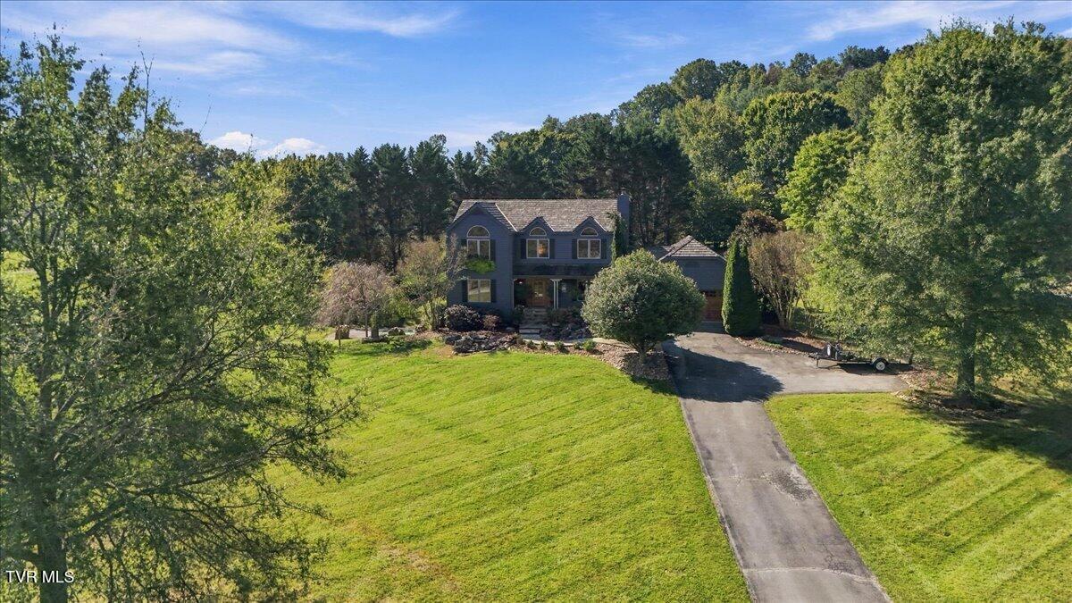Photo of 3 bed, 3 bath, 2,620 sq ft single family residence at 217 Lake Meadow Drive