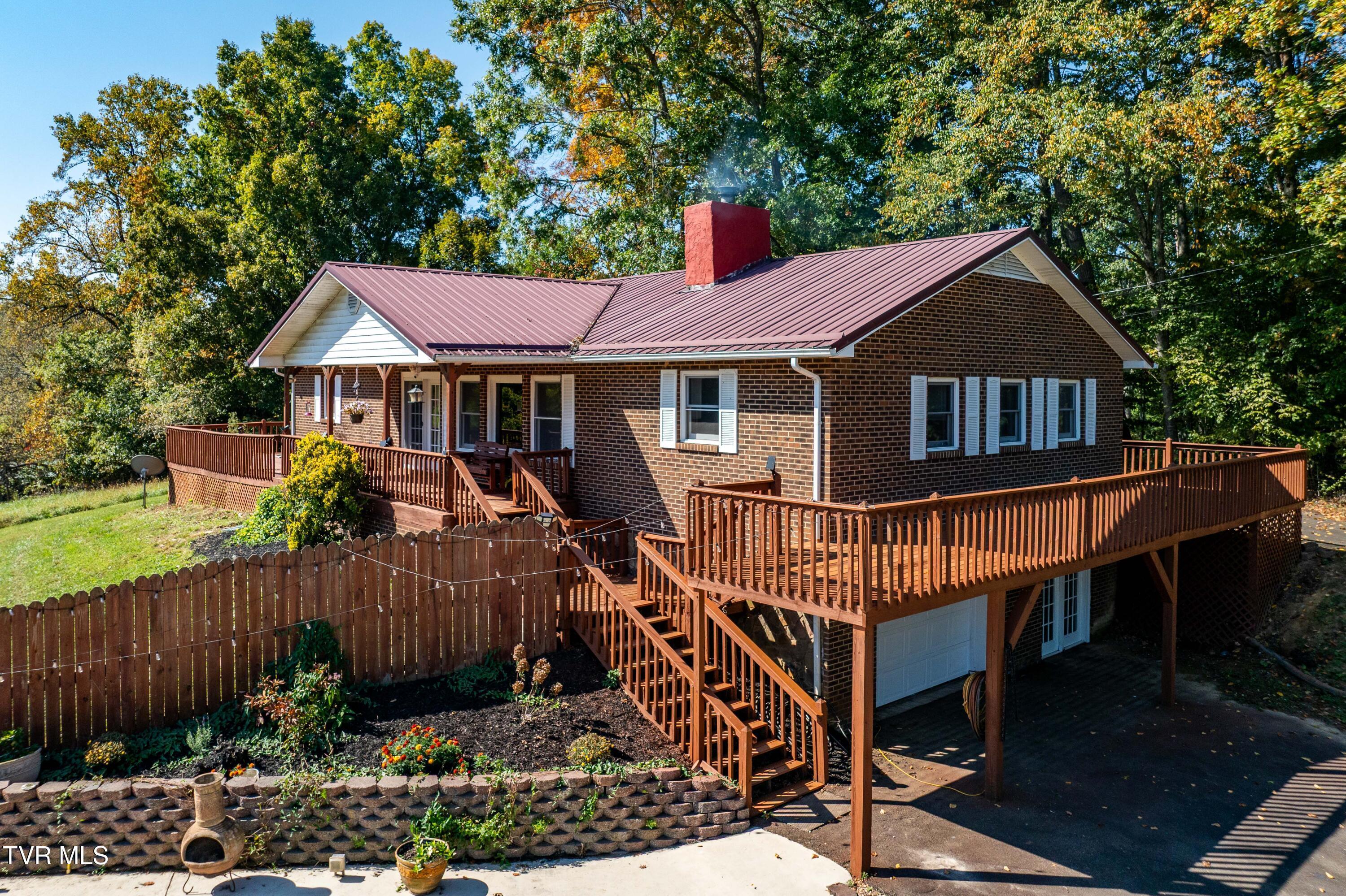 Photo of 3 bed, 2 bath, 1,440 sq ft single family residence at 3480 Crackers Neck Road