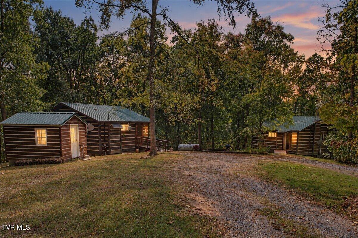 2 Rental Cabins with laundry House