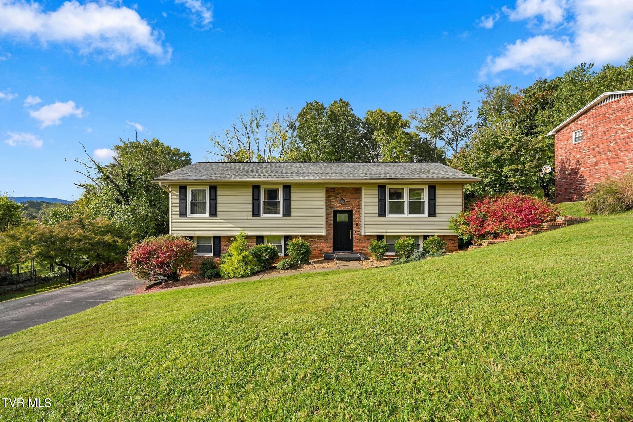 Photo of 3 bed, 2 bath, 1,712 sq ft single family residence at 205 Bernard Avenue